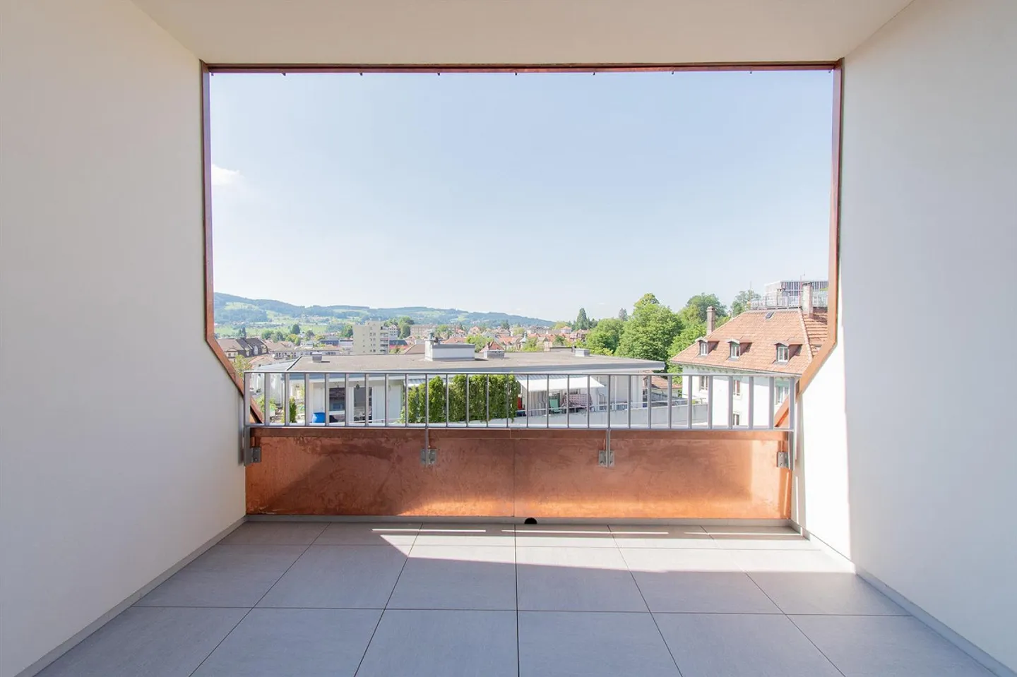 Appartamento Attico Unico con Loggia - Foto 5 di 13