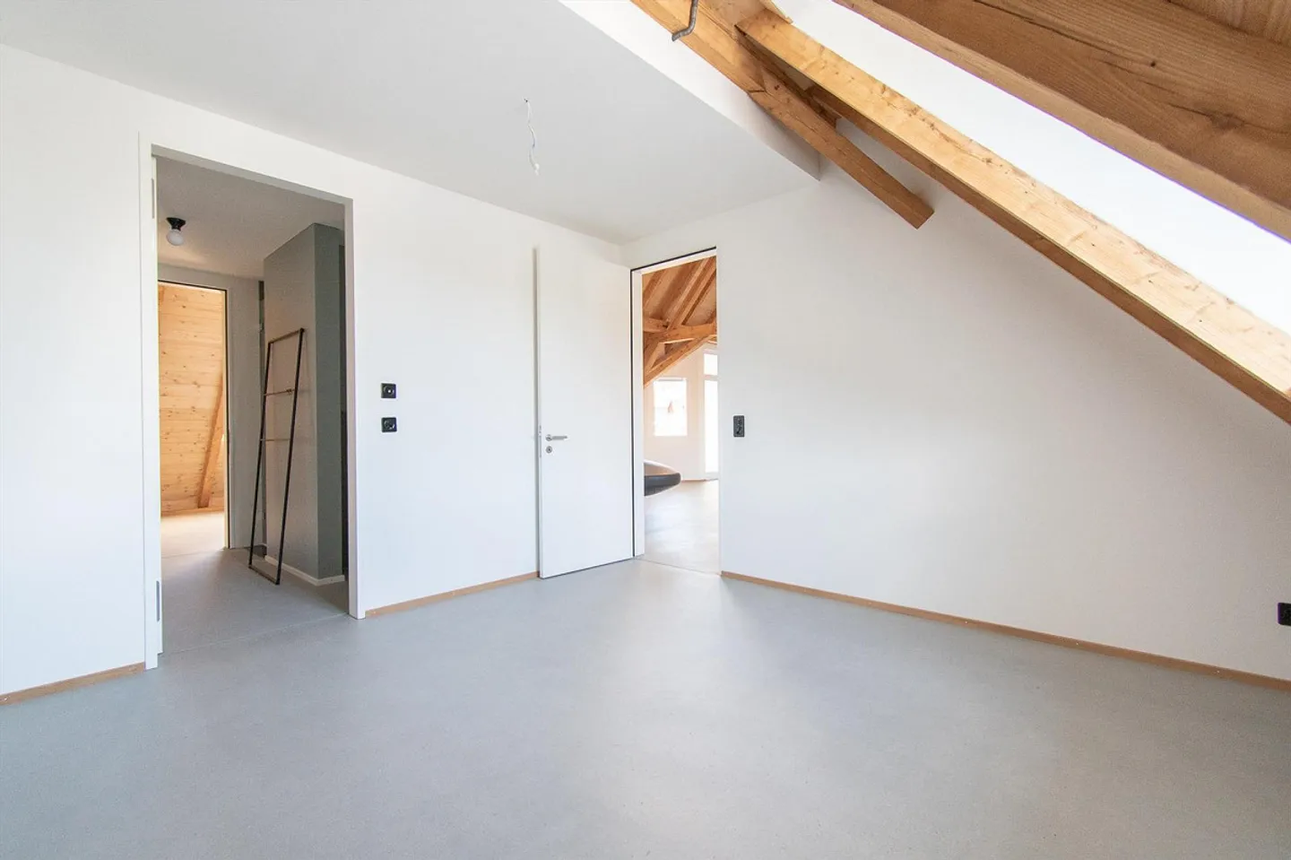 Appartamento Attico Unico con Loggia - Foto 8 di 13