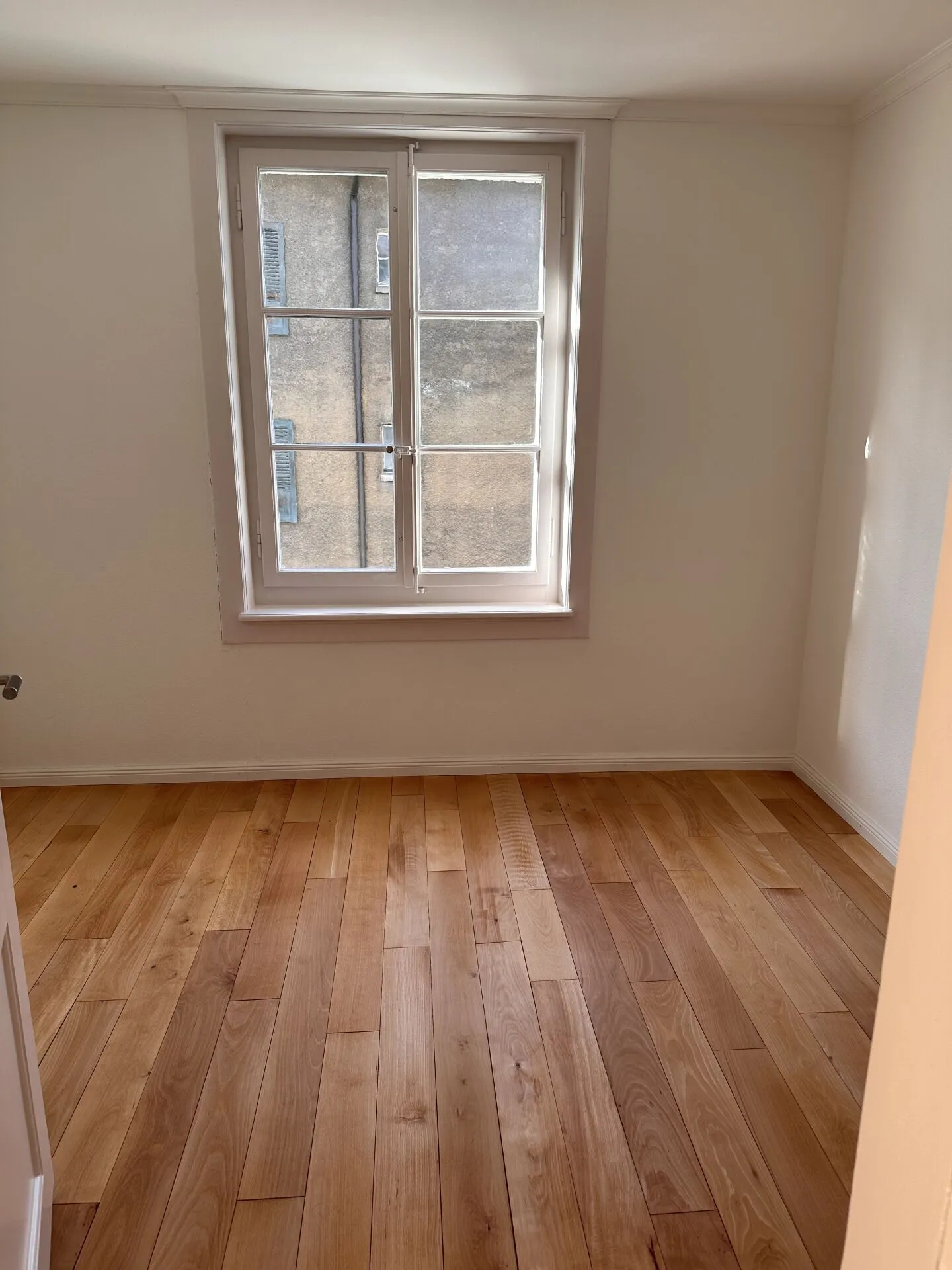 Appartement rénové de 3 pièces dans le quartier Lorraine avec garage - Photo 4 sur 8