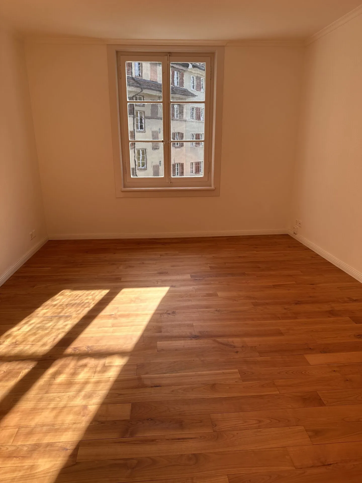 Appartement rénové de 3 pièces dans le quartier Lorraine avec garage - Photo 5 sur 8