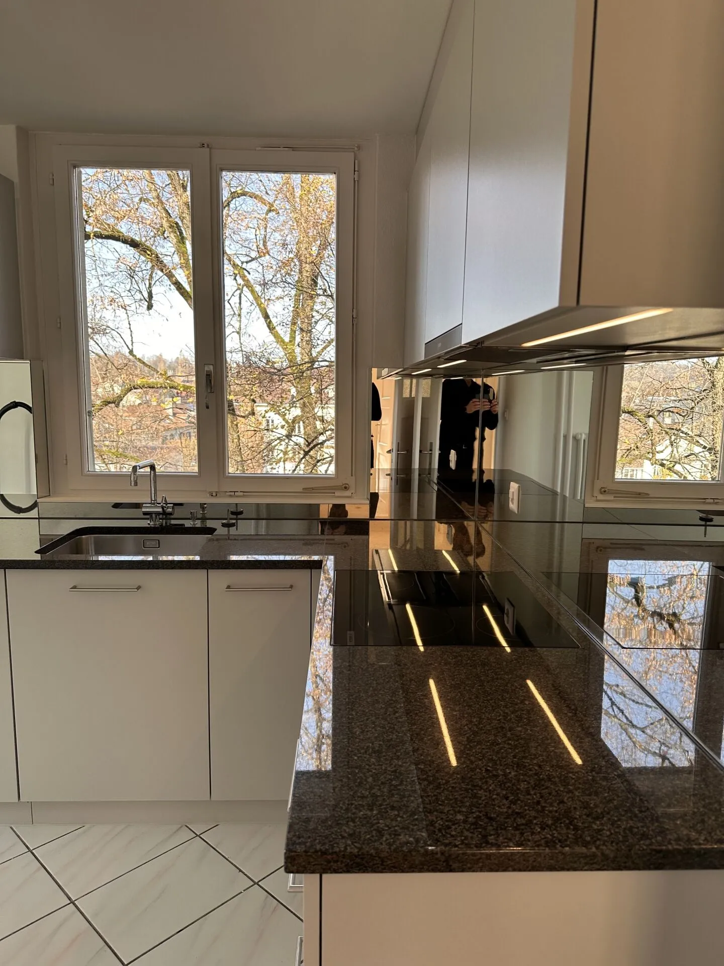 Appartement rénové de 3 pièces dans le quartier Lorraine avec garage - Photo 6 sur 8