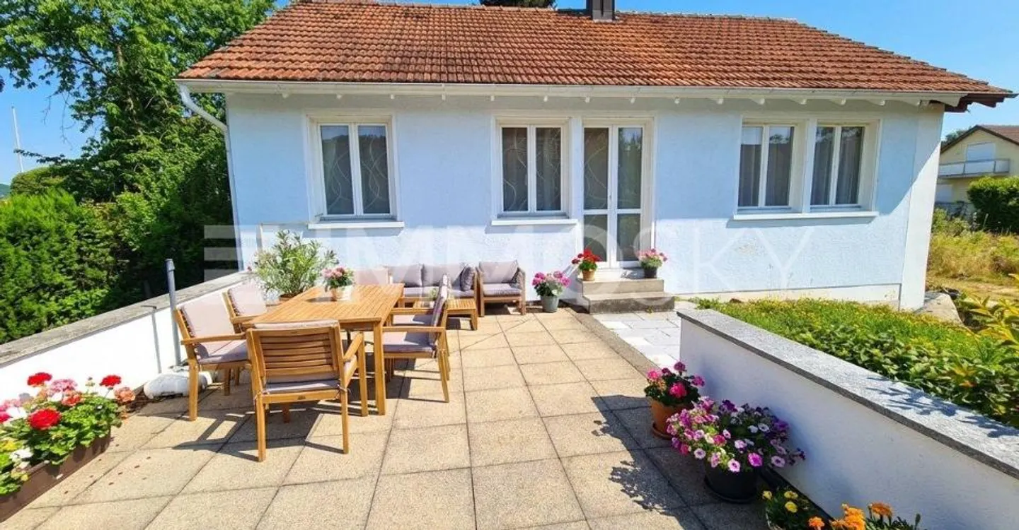 Charmantes Familienhaus mit Garten - Foto 2 von 5