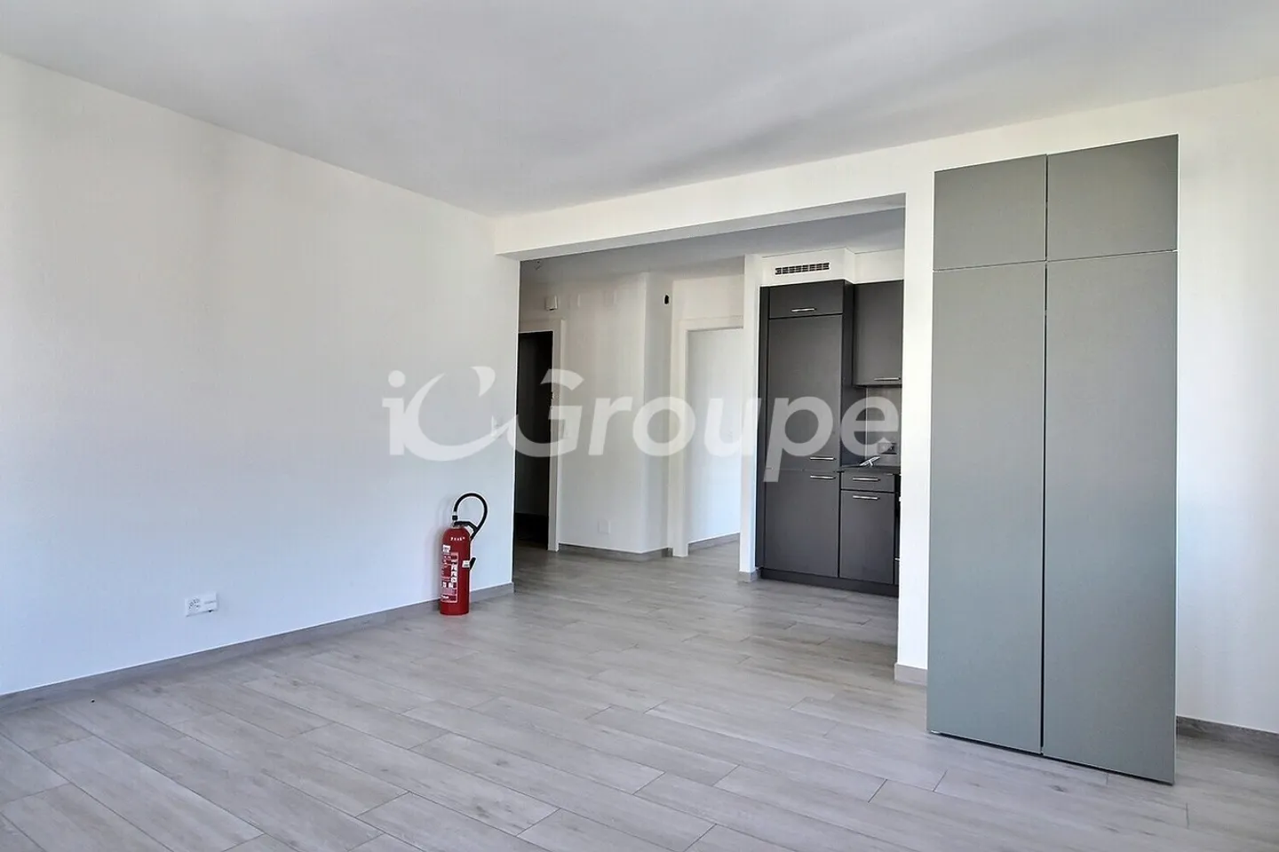 Bellissimo appartamento di 3,5 stanze ristrutturato in affitto a Sion - Foto 3 di 8