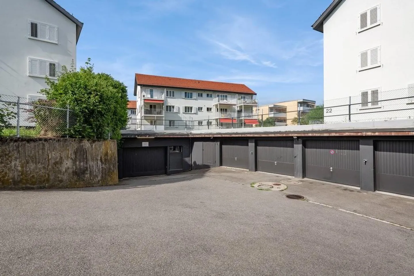 Einstellhallenplatz zu vermieten - Foto 2 von 2