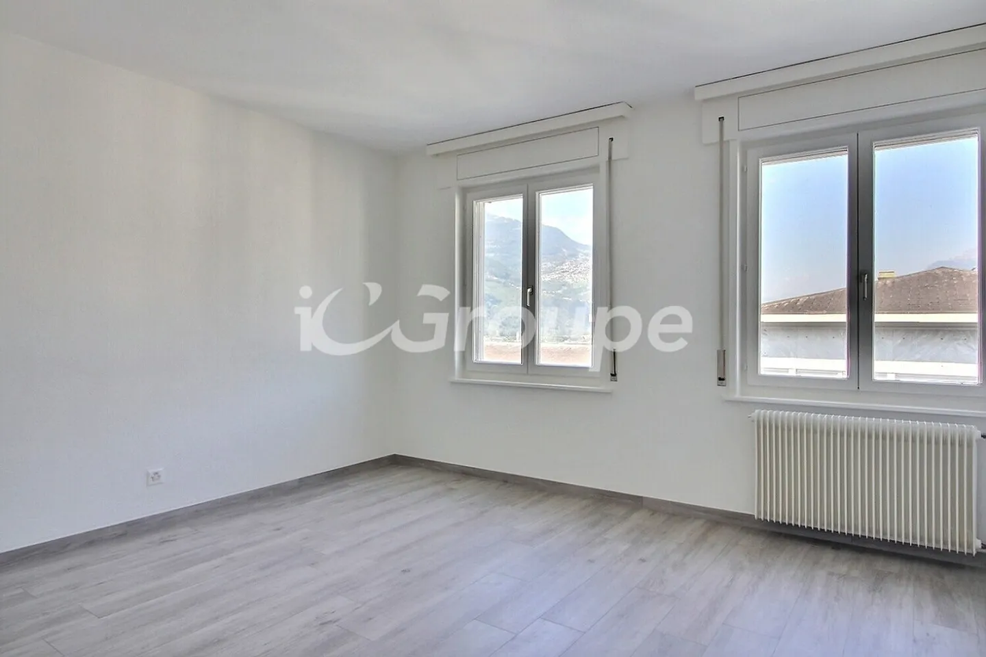 Bellissimo appartamento di 3,5 stanze ristrutturato in affitto a Sion - Foto 7 di 8