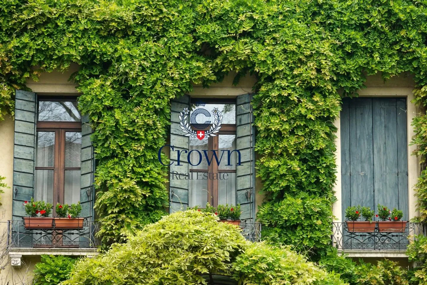 10-Zimmer-Haus - Foto 1 von 1