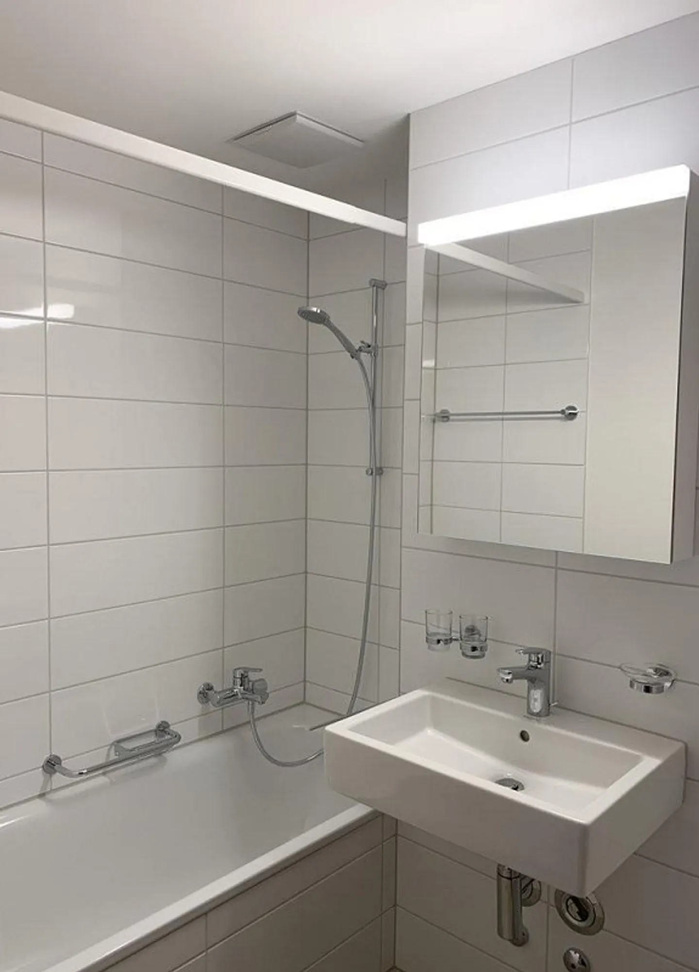 Renovated 3.5-room apartment with a view over Pratteln - Photo 3 of 5