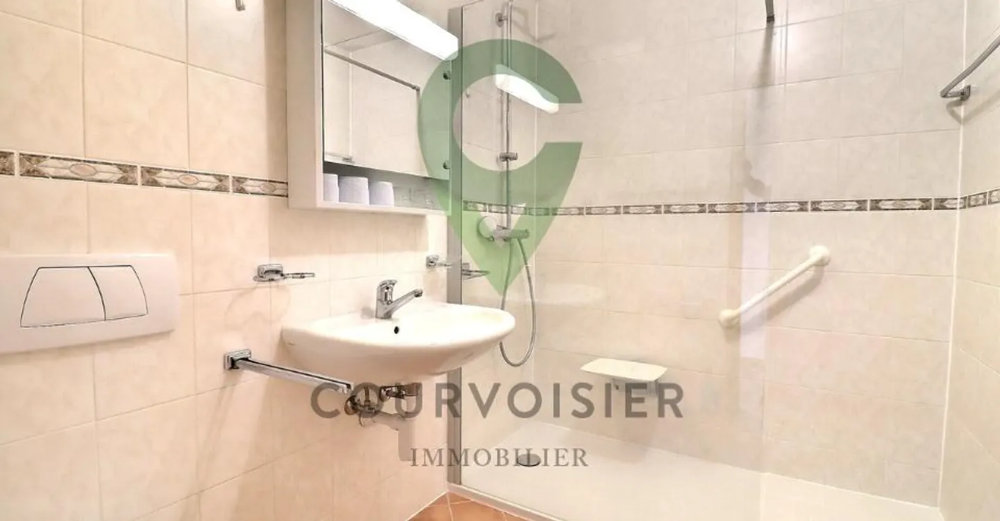 Appartement spacieux avec vue lac - Photo 7 sur 11