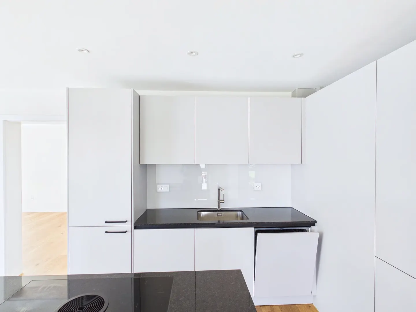 Neubau mit Top Aussicht und 2 Hallenplätzen - Photo 6 sur 13
