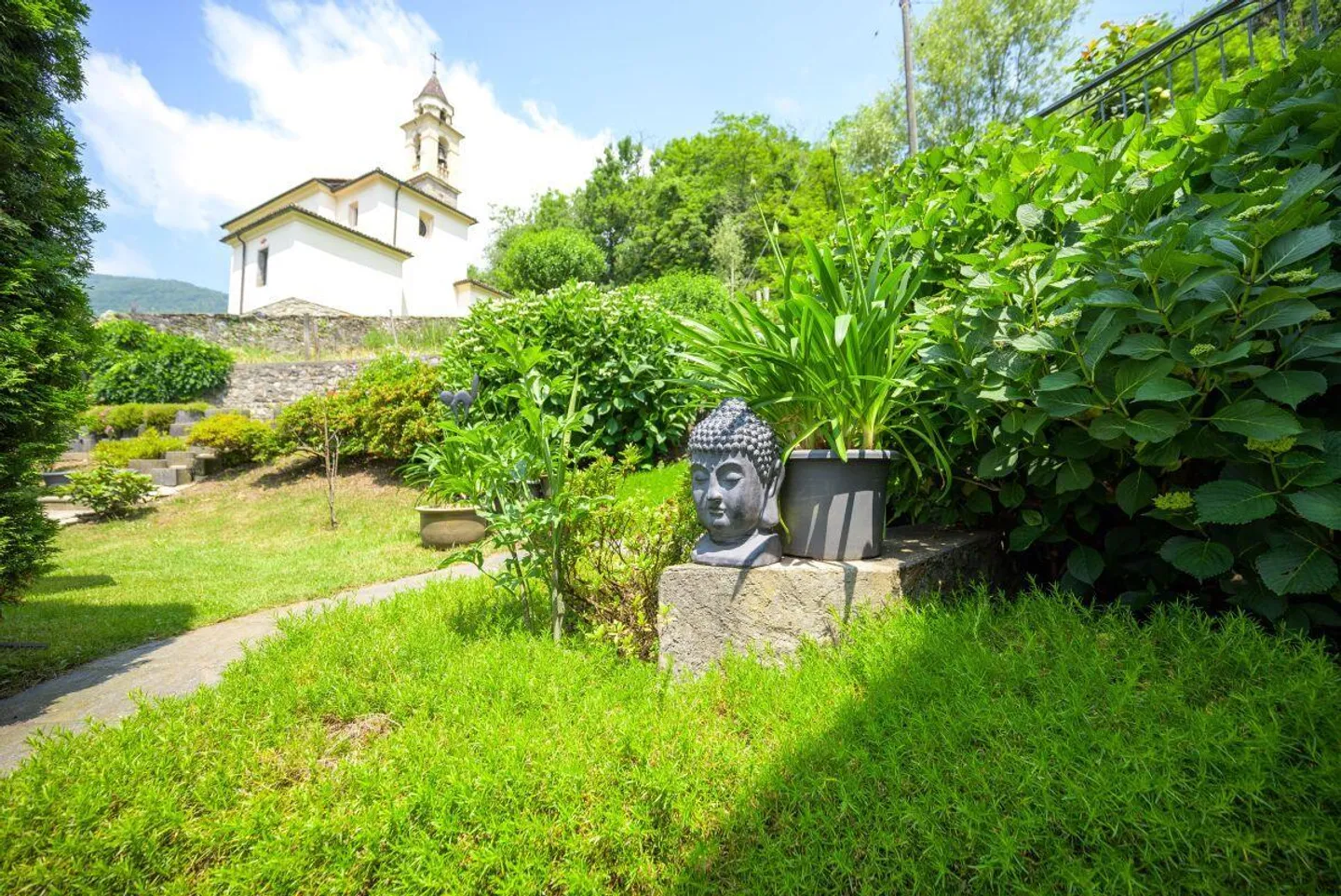 Belle maison unifamiliale avec possibilité de la diviser en deux appartements - Photo 2 sur 16