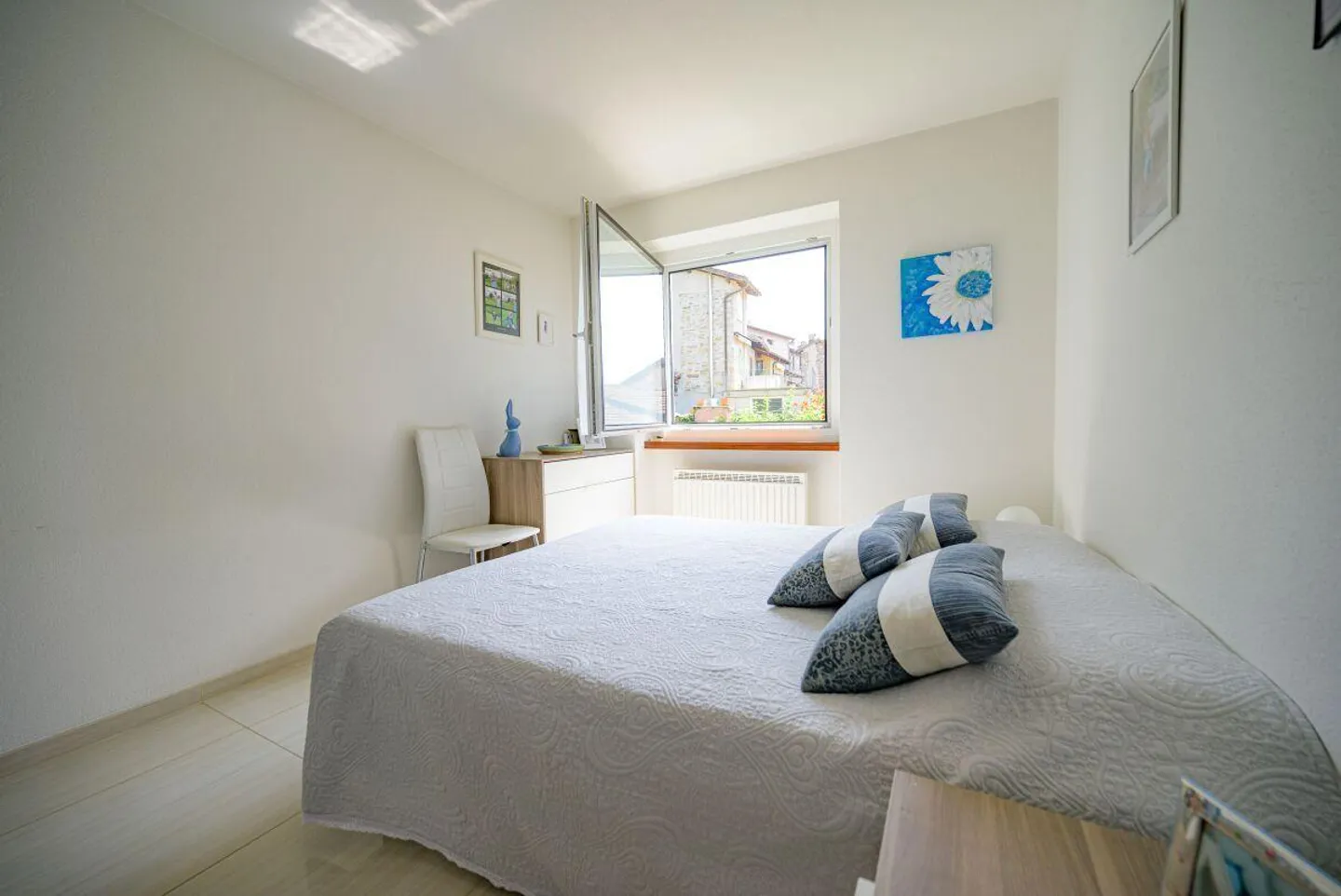 Belle maison unifamiliale avec possibilité de la diviser en deux appartements - Photo 9 sur 16