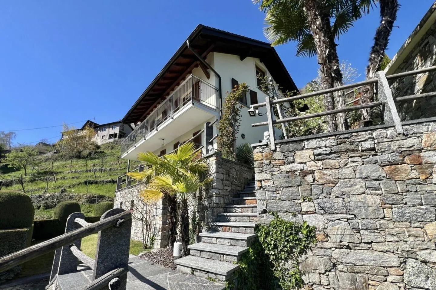 Belle maison individuelle dans un emplacement ensoleillé magnifique avec un grand jardin... - Photo 2 sur 30