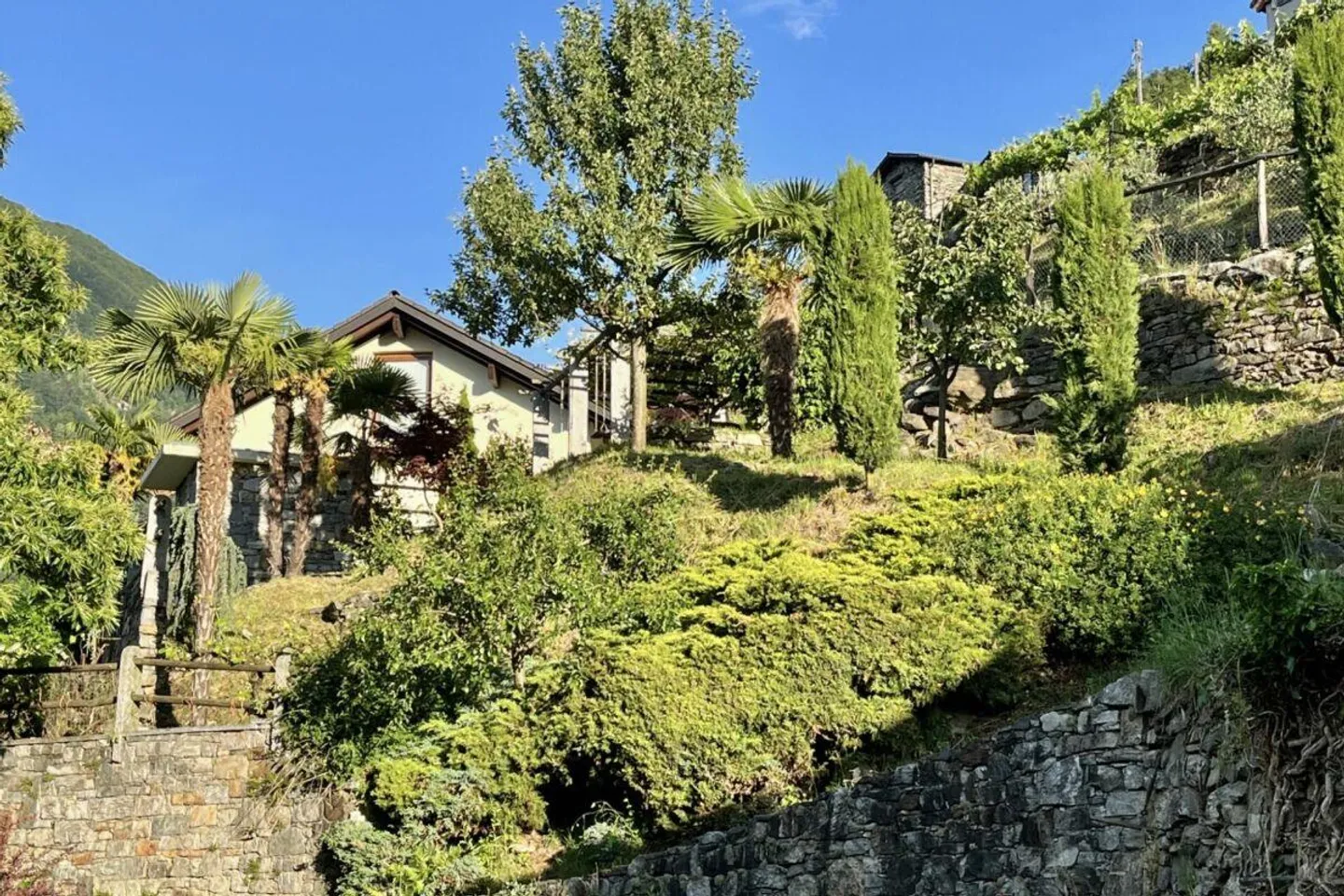 Belle maison individuelle dans un emplacement ensoleillé magnifique avec un grand jardin... - Photo 7 sur 30