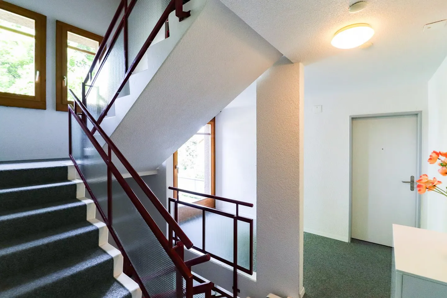 Freshly renovated 4.5-room apartment with parking space, workshop, and cellar compartment - Photo 21 of 21