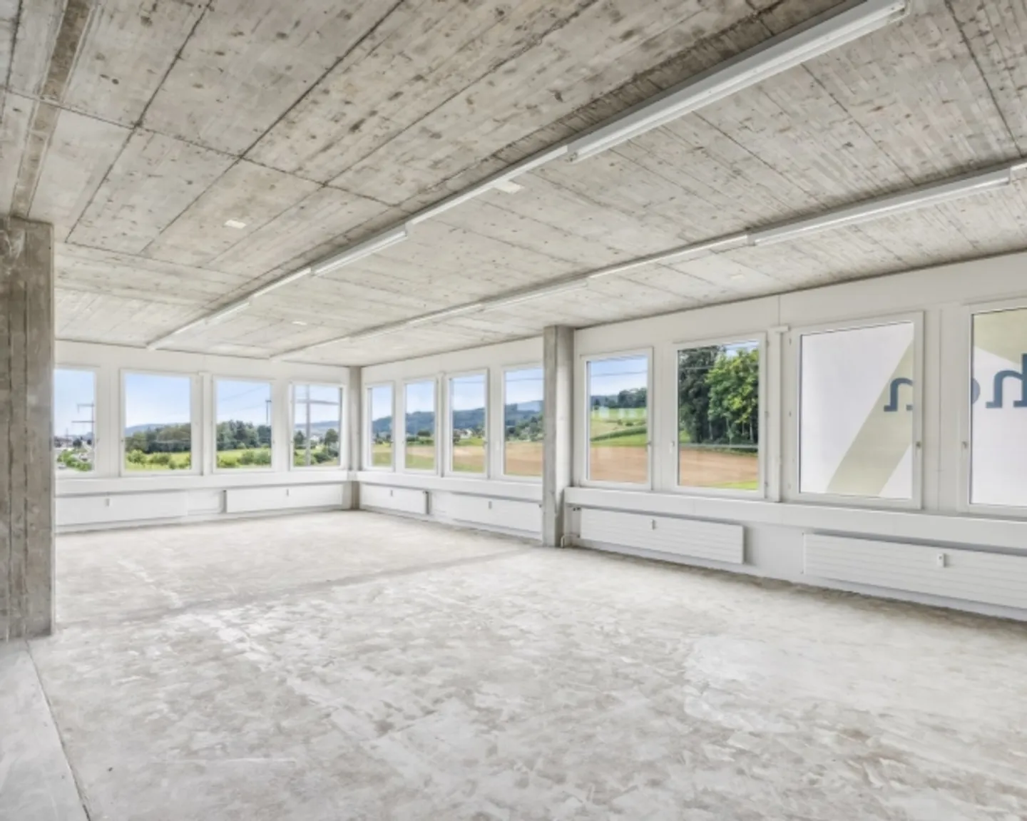 Premises with a View of the Green - Siloring Dintikon - Photo 2 of 8