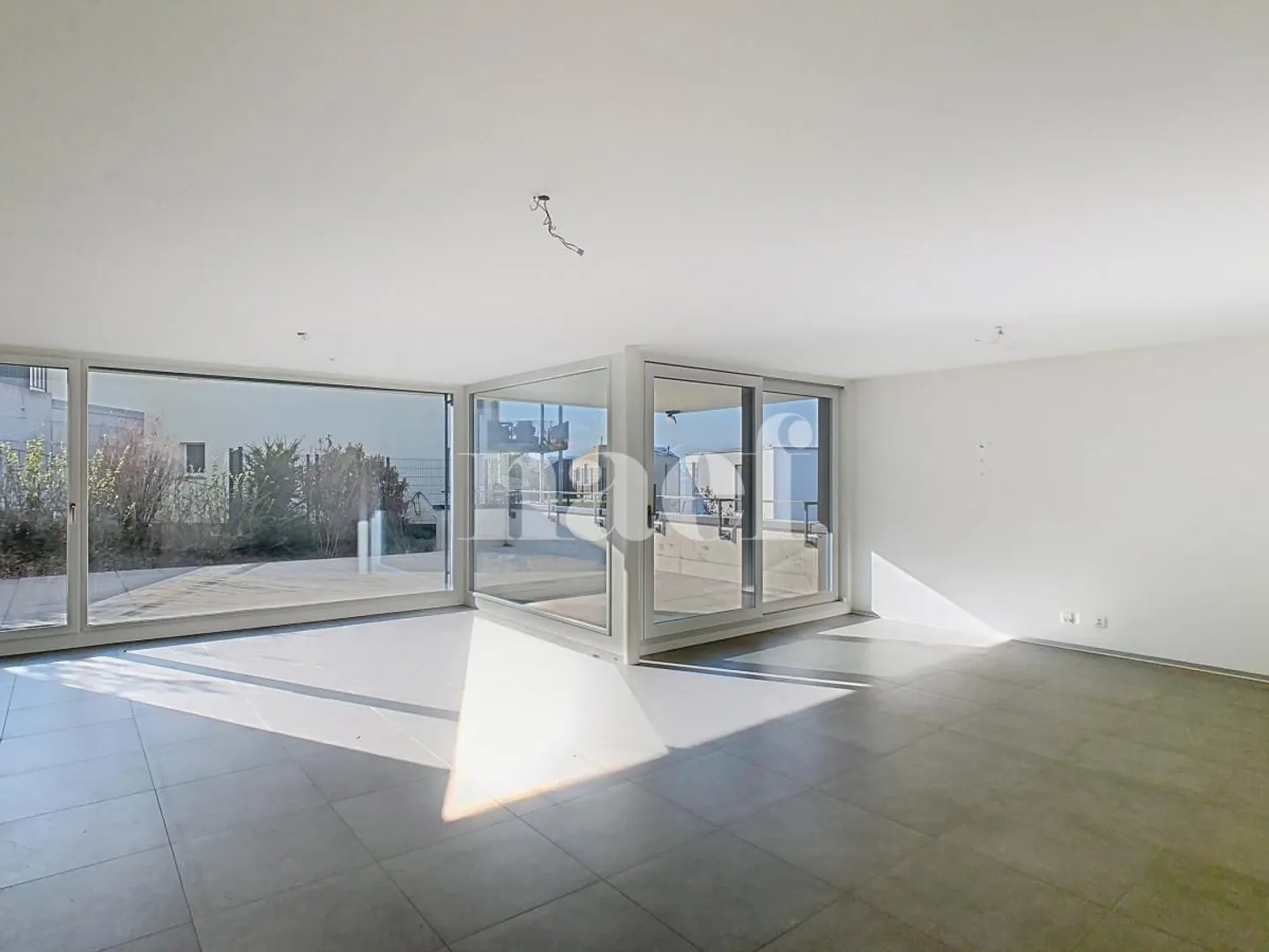 Villa avec garage intégré - Photo 2 sur 7