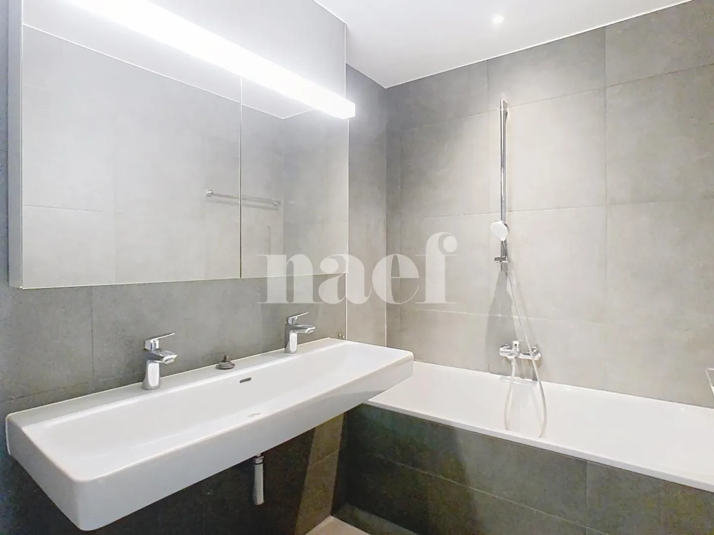 Villa con garage integrato - Foto 9 di 13