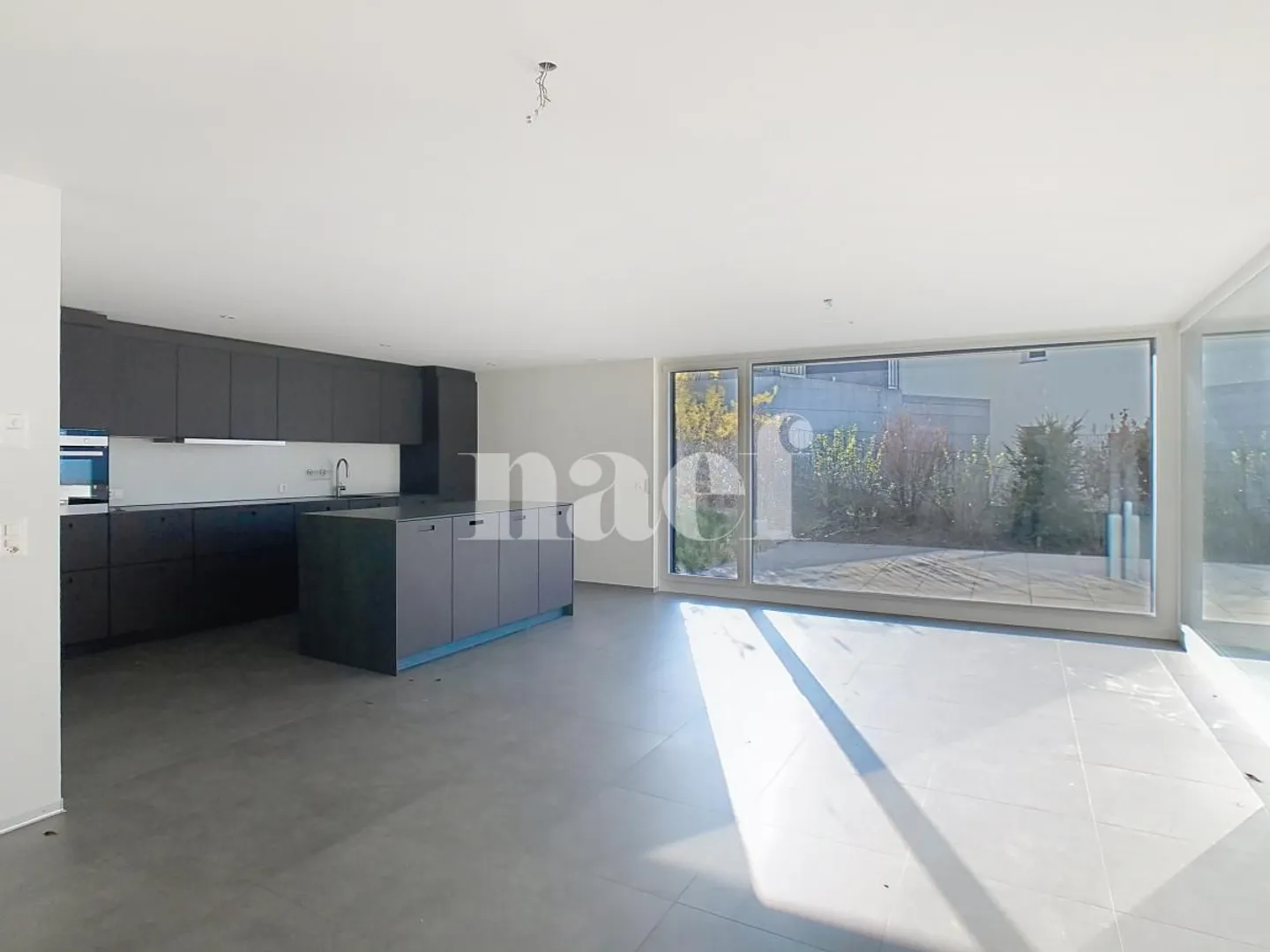 Villa avec garage intégré - Photo 3 sur 7