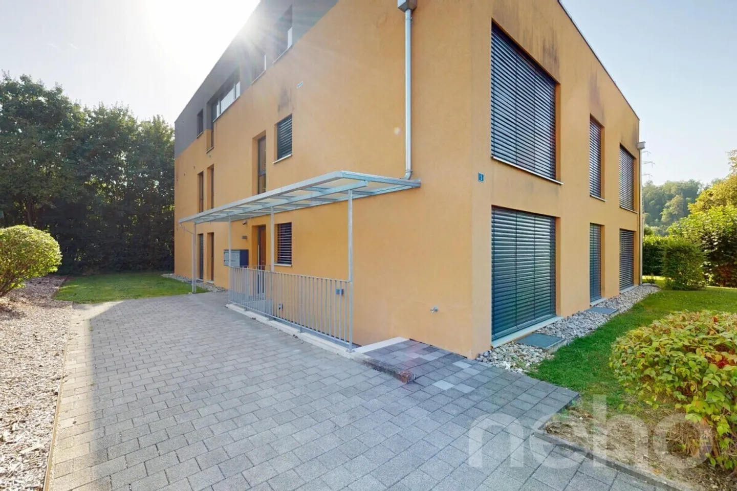 Appartamento moderno di 4,5 stanze con 2 bagni e balcone in un'area verde - Foto 11 di 12