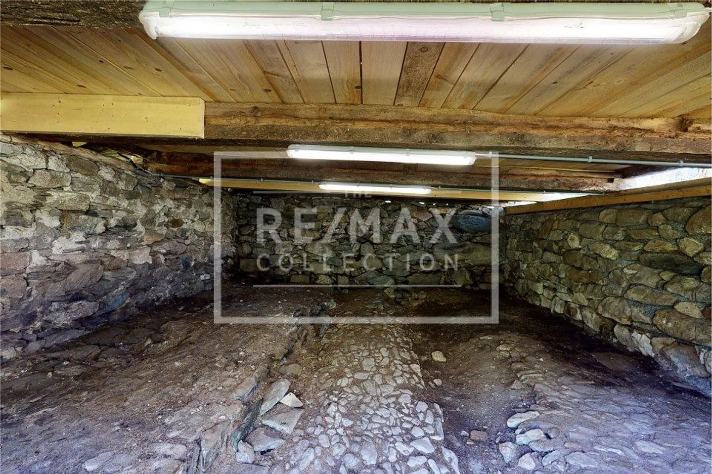 Historically renovated and preserved knitted building, 5.5-room single-family home... - Photo 12 of 13