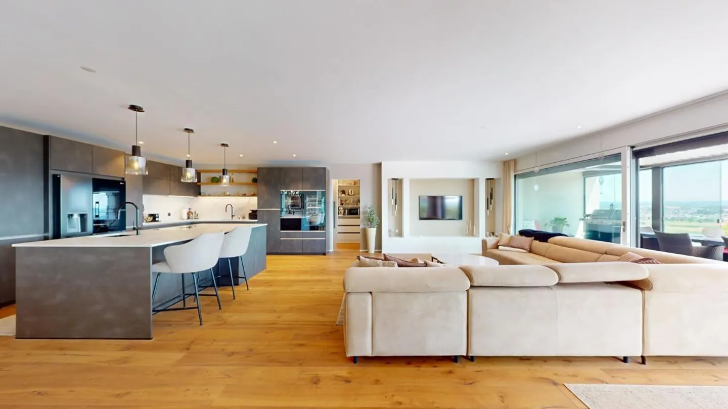 Luxurious terrace apartment with unobstructed mountain panorama - Photo 3 of 12