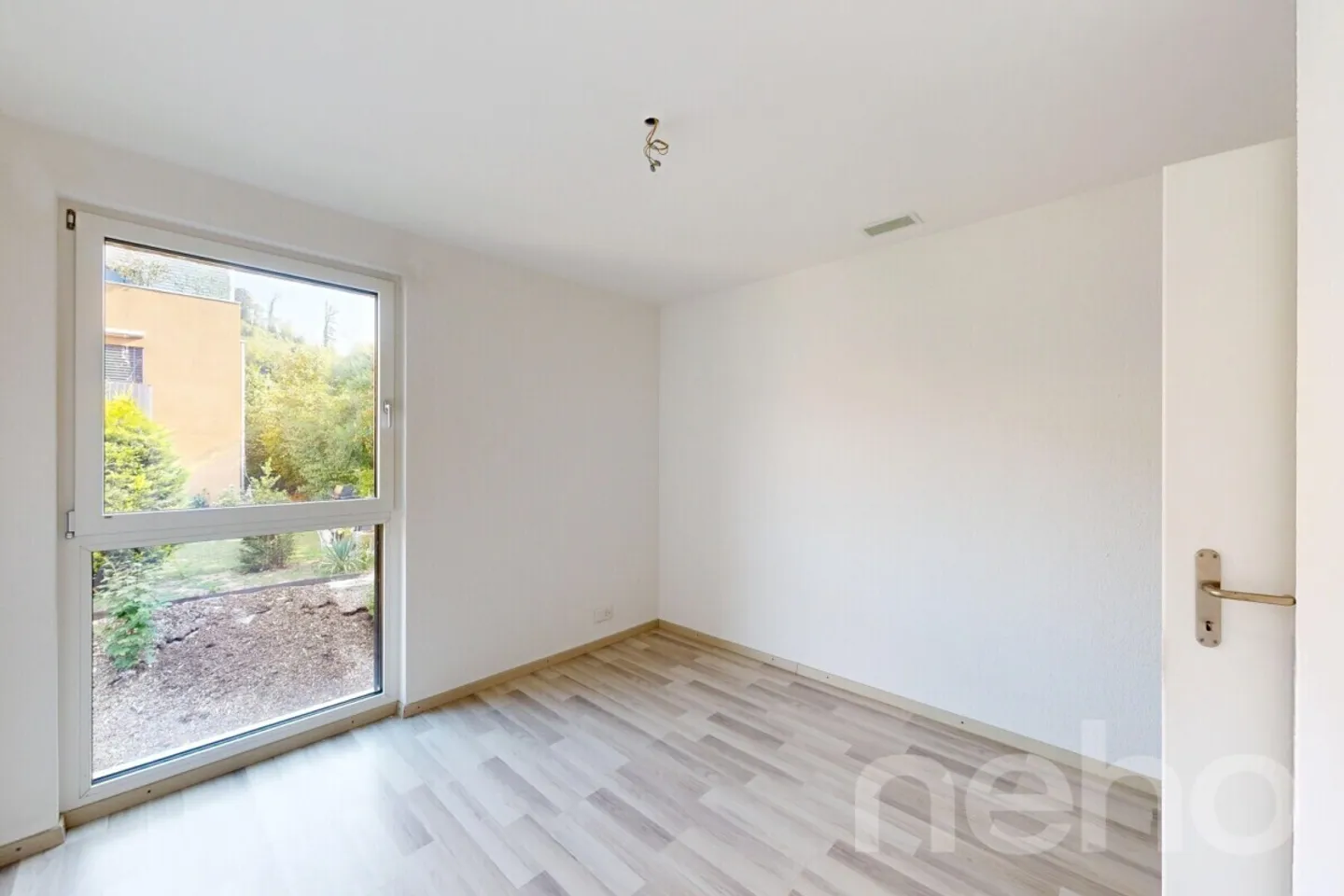 Appartamento moderno di 4,5 stanze con 2 bagni e balcone in un'area verde - Foto 5 di 12