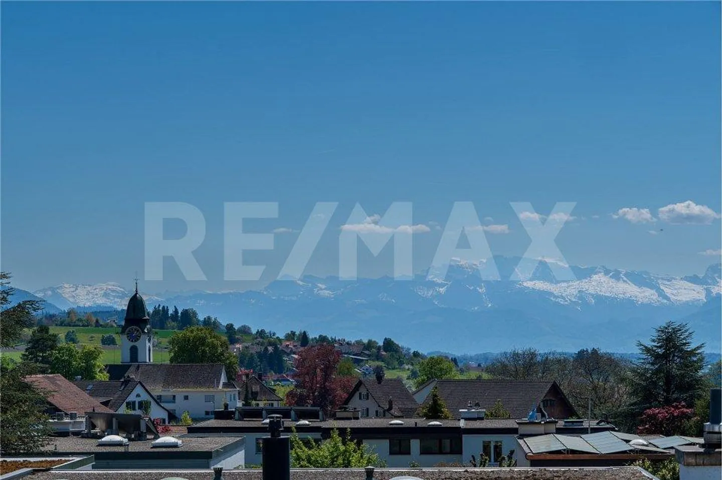 Charmantes Familienhaus mit Seeblick - Foto 1 von 7