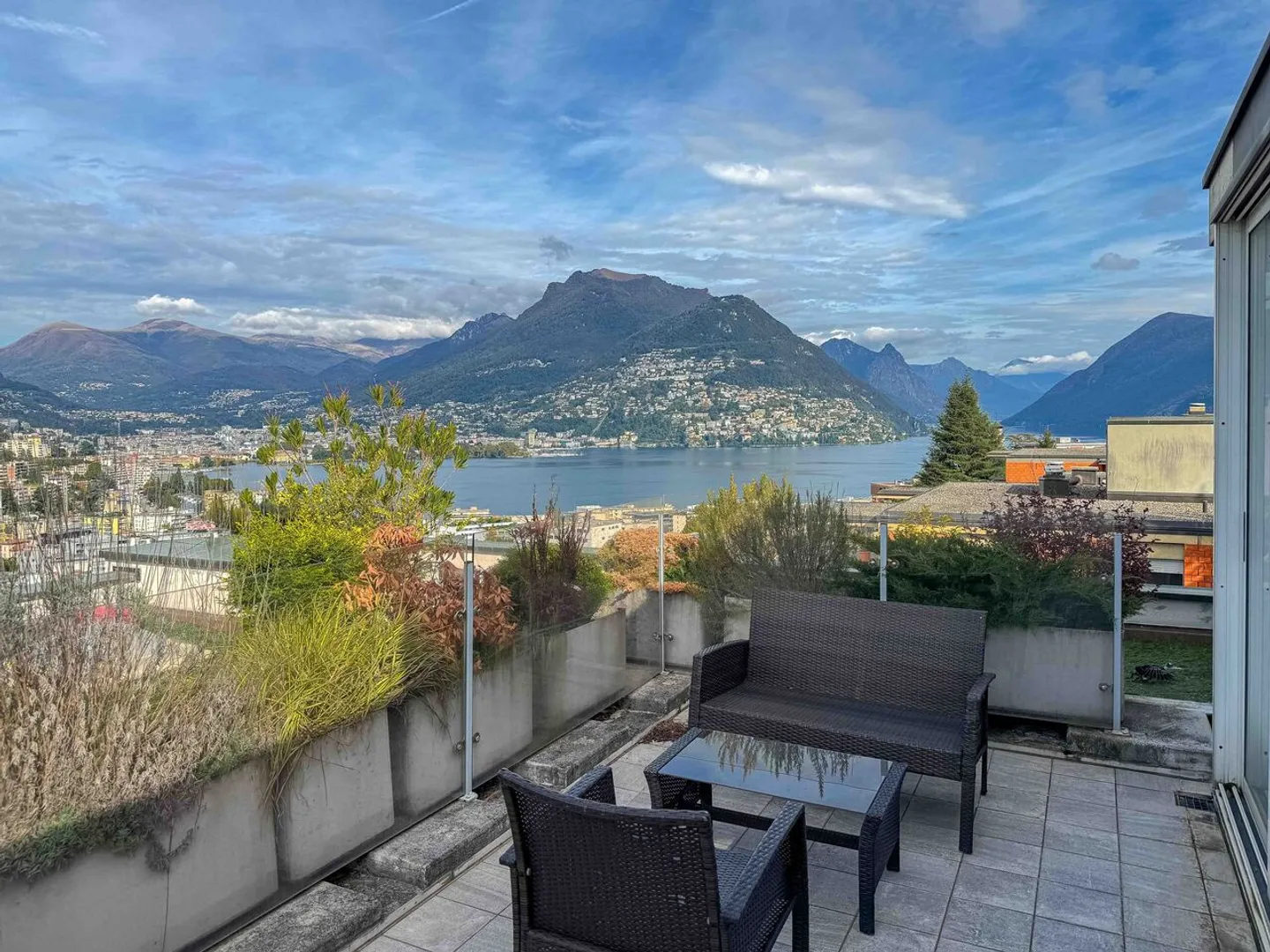 Elegante Penthouse 4.5 Zimmer mit Seeblick in Paradiso - Foto 8 von 15