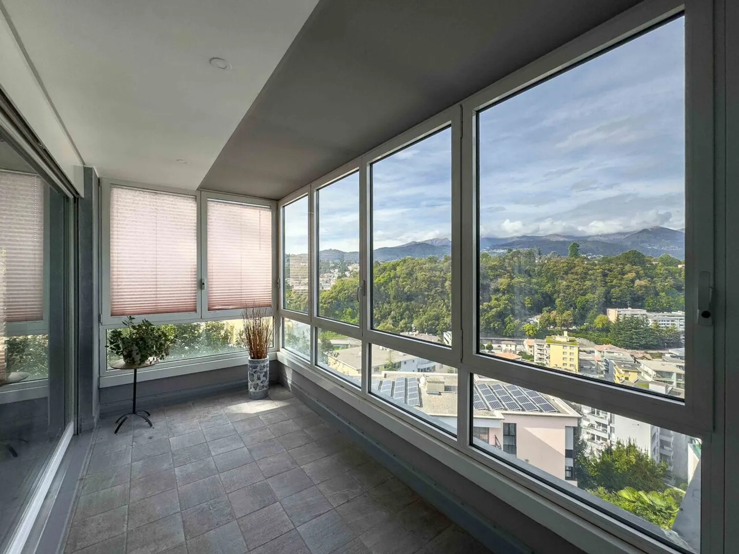 Elegante Penthouse 4.5 Zimmer mit Seeblick in Paradiso - Foto 12 von 15