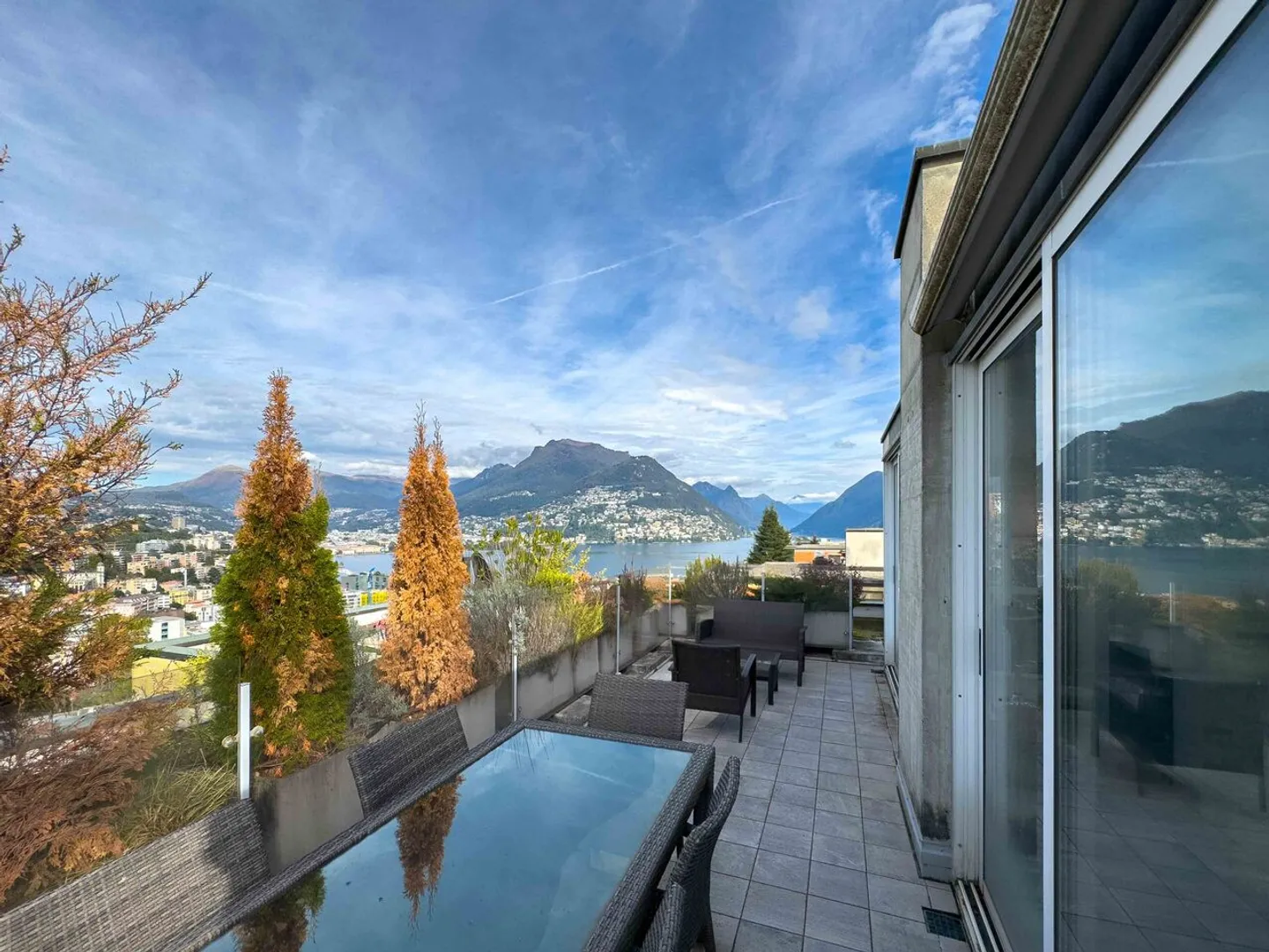 Elegante Penthouse 4.5 Zimmer mit Seeblick in Paradiso - Foto 9 von 15