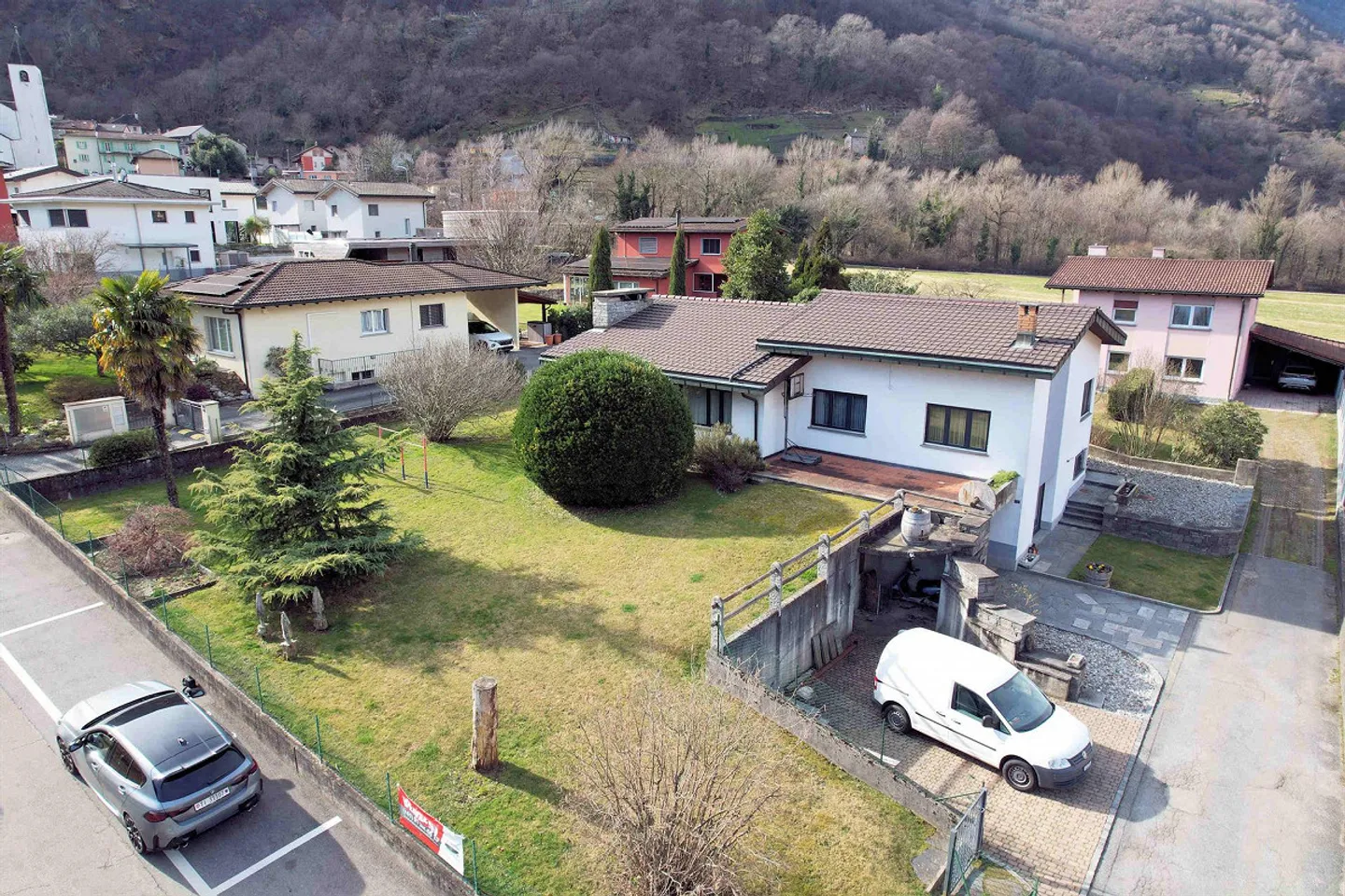Villa Spaziosa in Zona Tranquilla - Foto 2 di 21