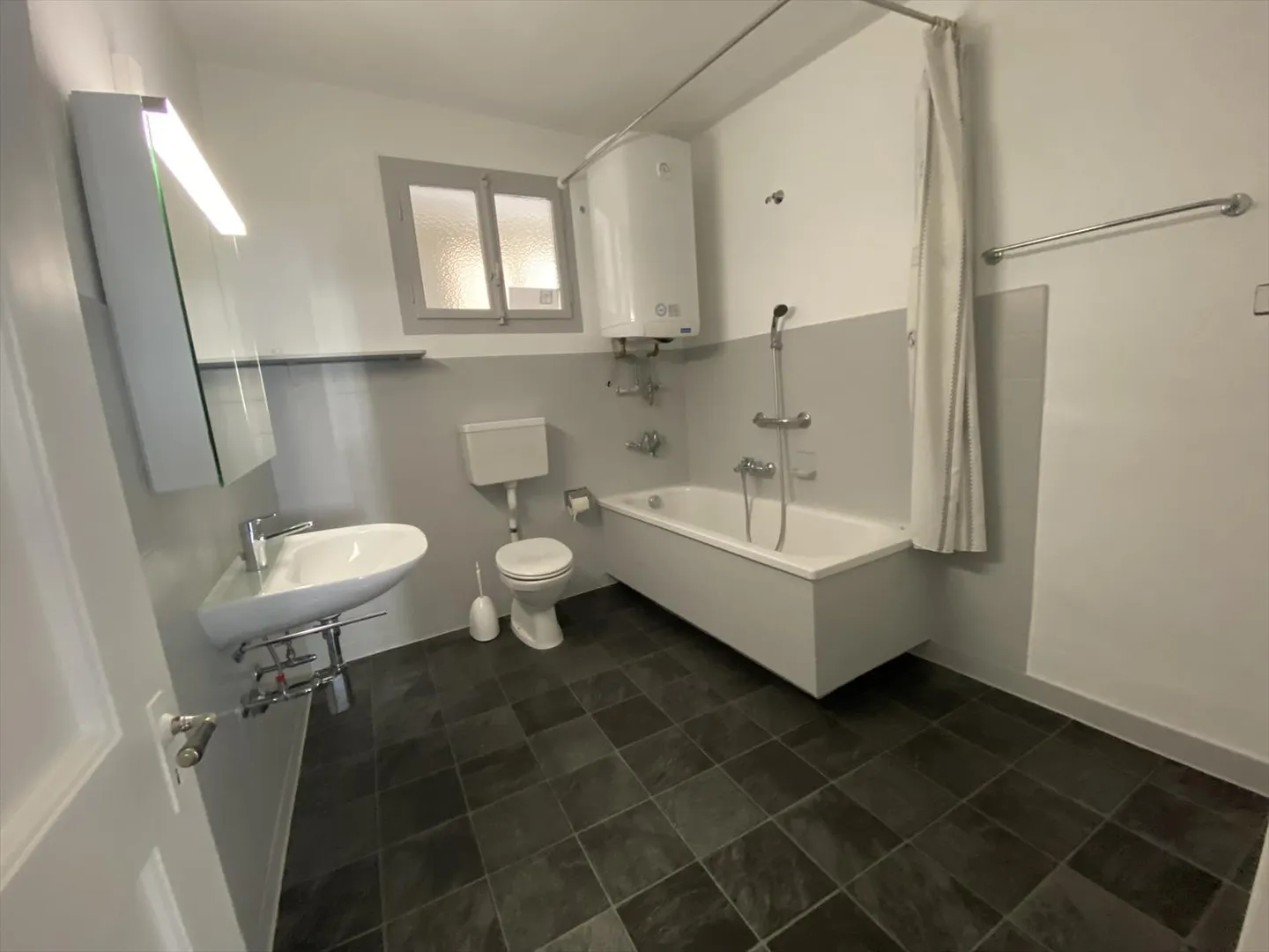 Rental Building, Delémont - 950000 - Photo 7 of 13