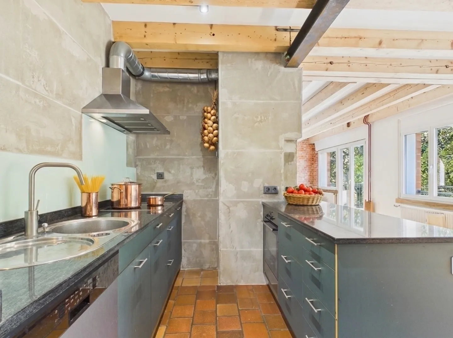 Charming and nature-friendly 4.5-room apartment with unique community... - Photo 2 of 11