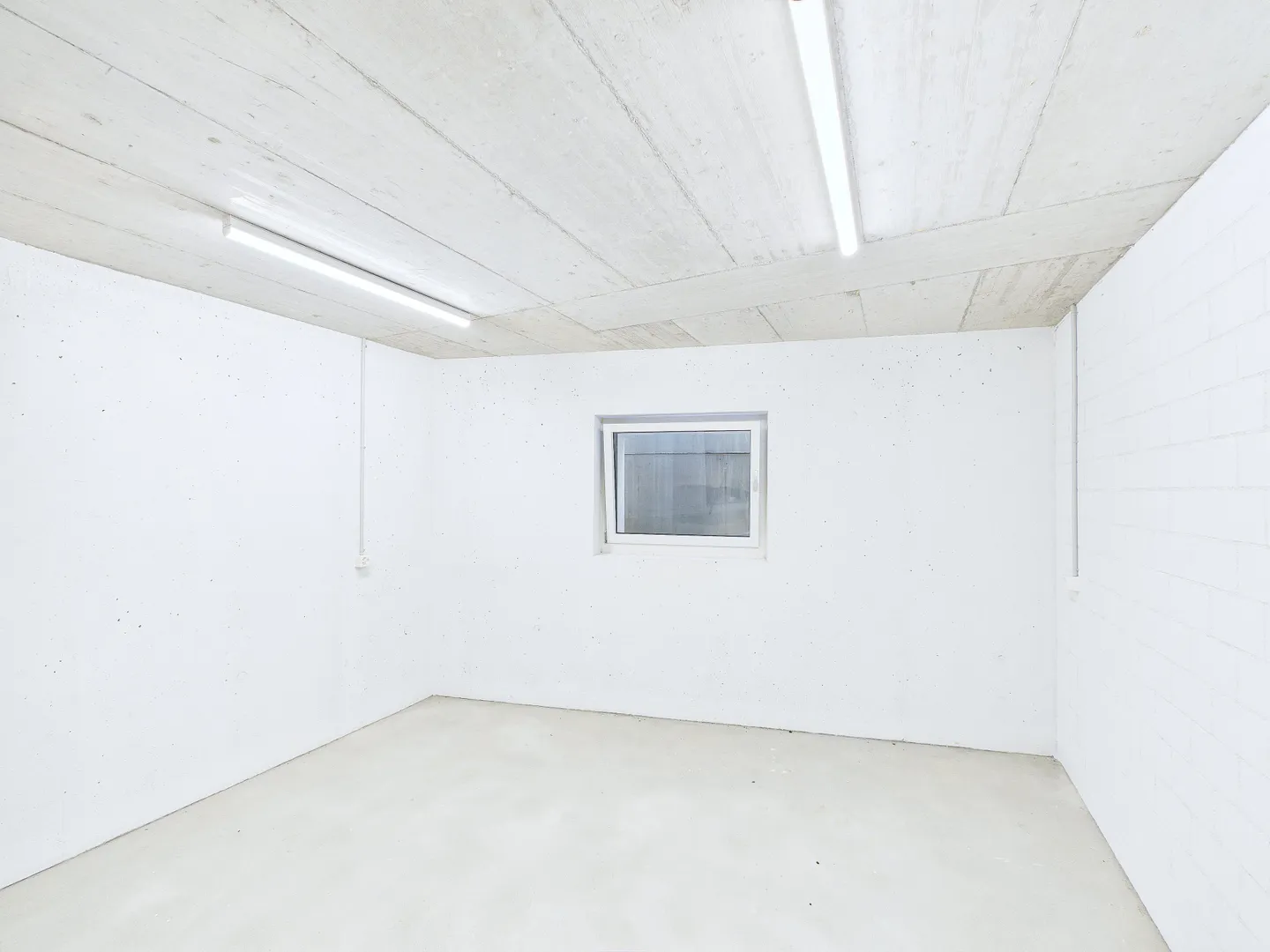 Move in, arrive, live. - Photo 10 of 12