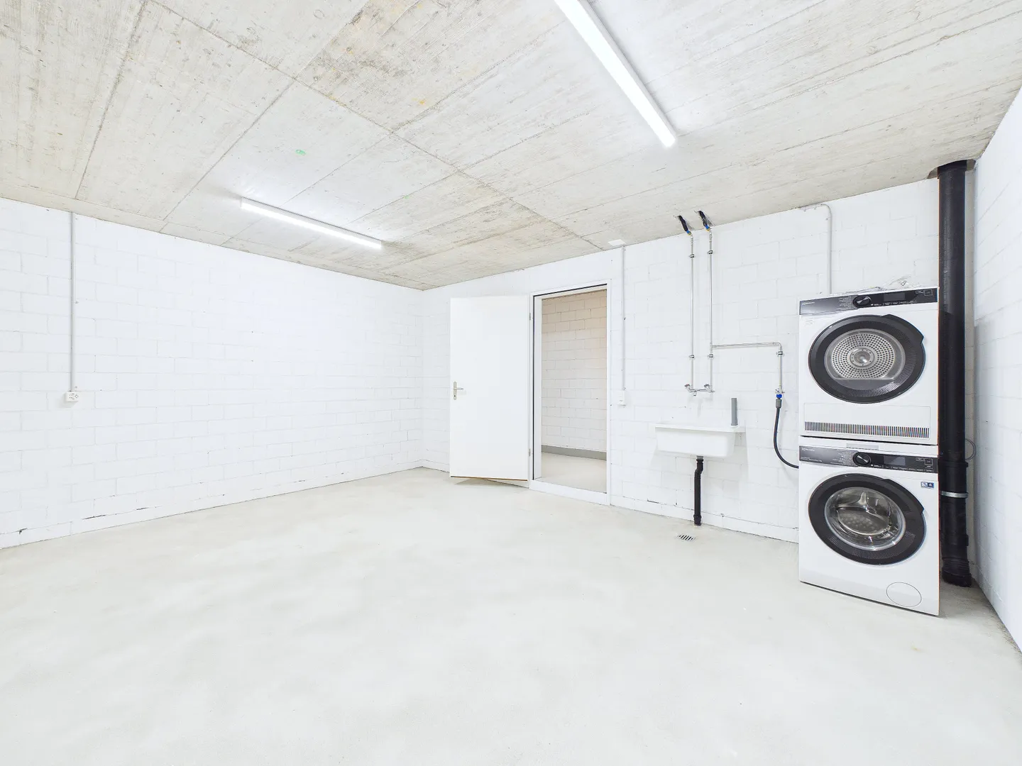 Move in, arrive, live. - Photo 12 of 12