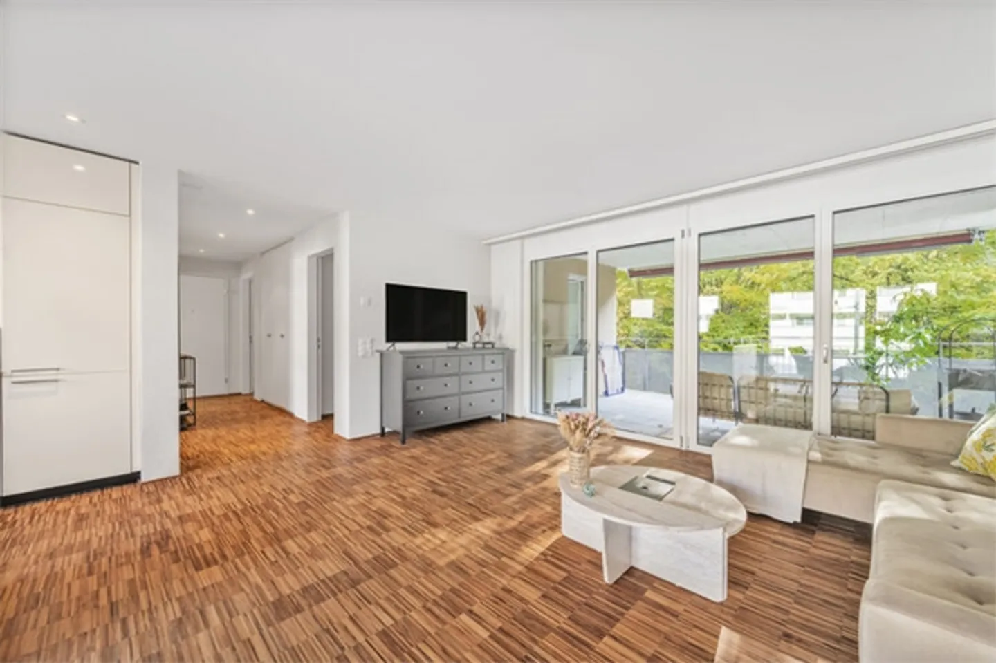 ASTUCIEUX ET MODERNE AU CENTRE - Photo 2 sur 8