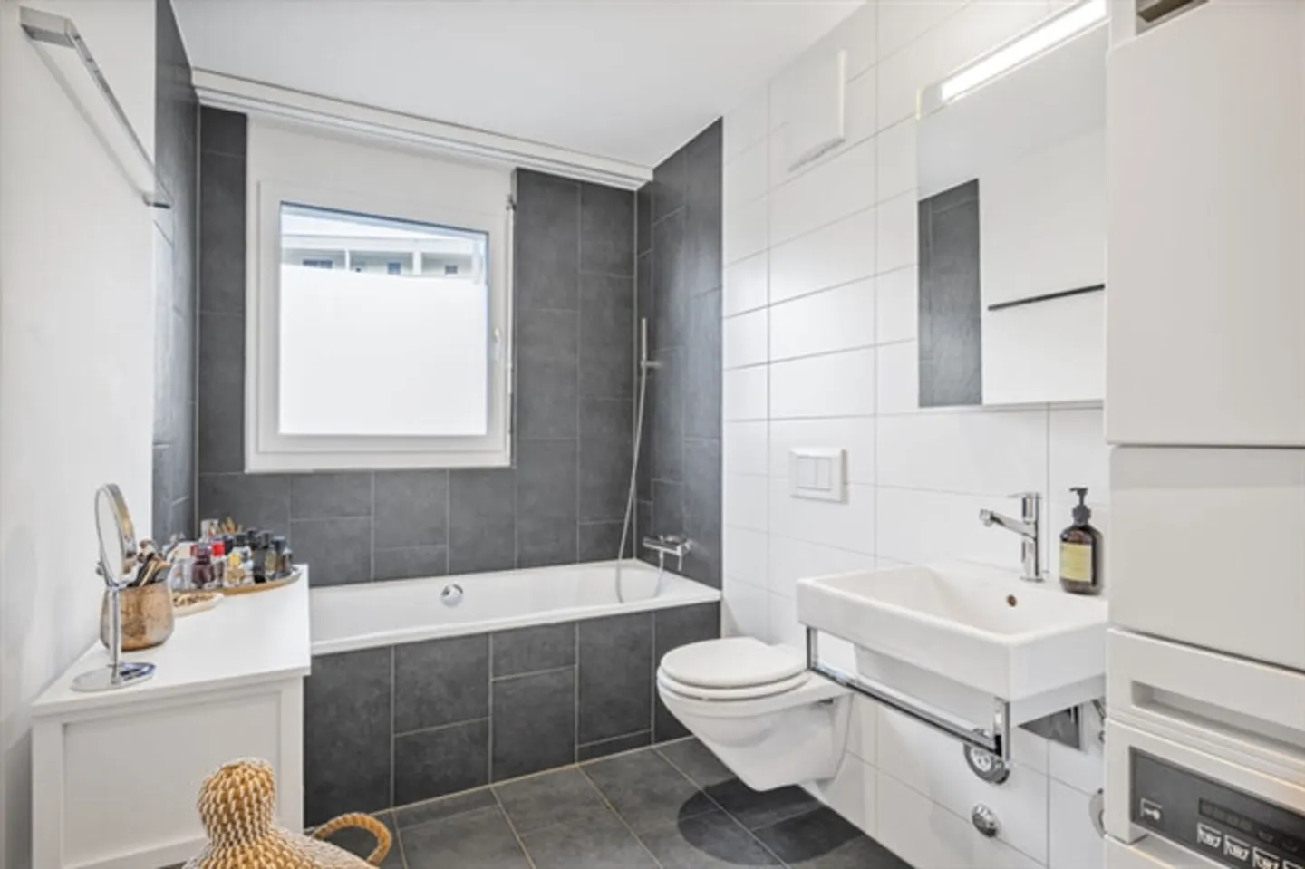 ASTUCIEUX ET MODERNE AU CENTRE - Photo 5 sur 8