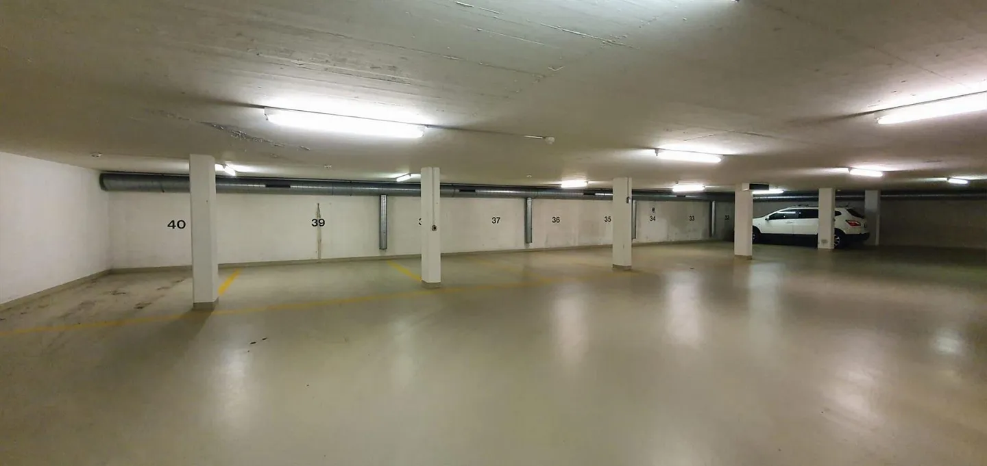 Places de parking à Schaffhouse - Photo 2 sur 2