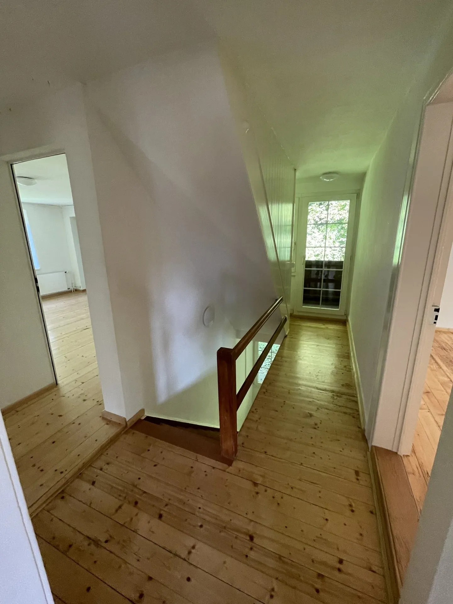 Casa plurifamiliare con camere singole arredate per 6-8 persone - idea - Foto 5 di 12