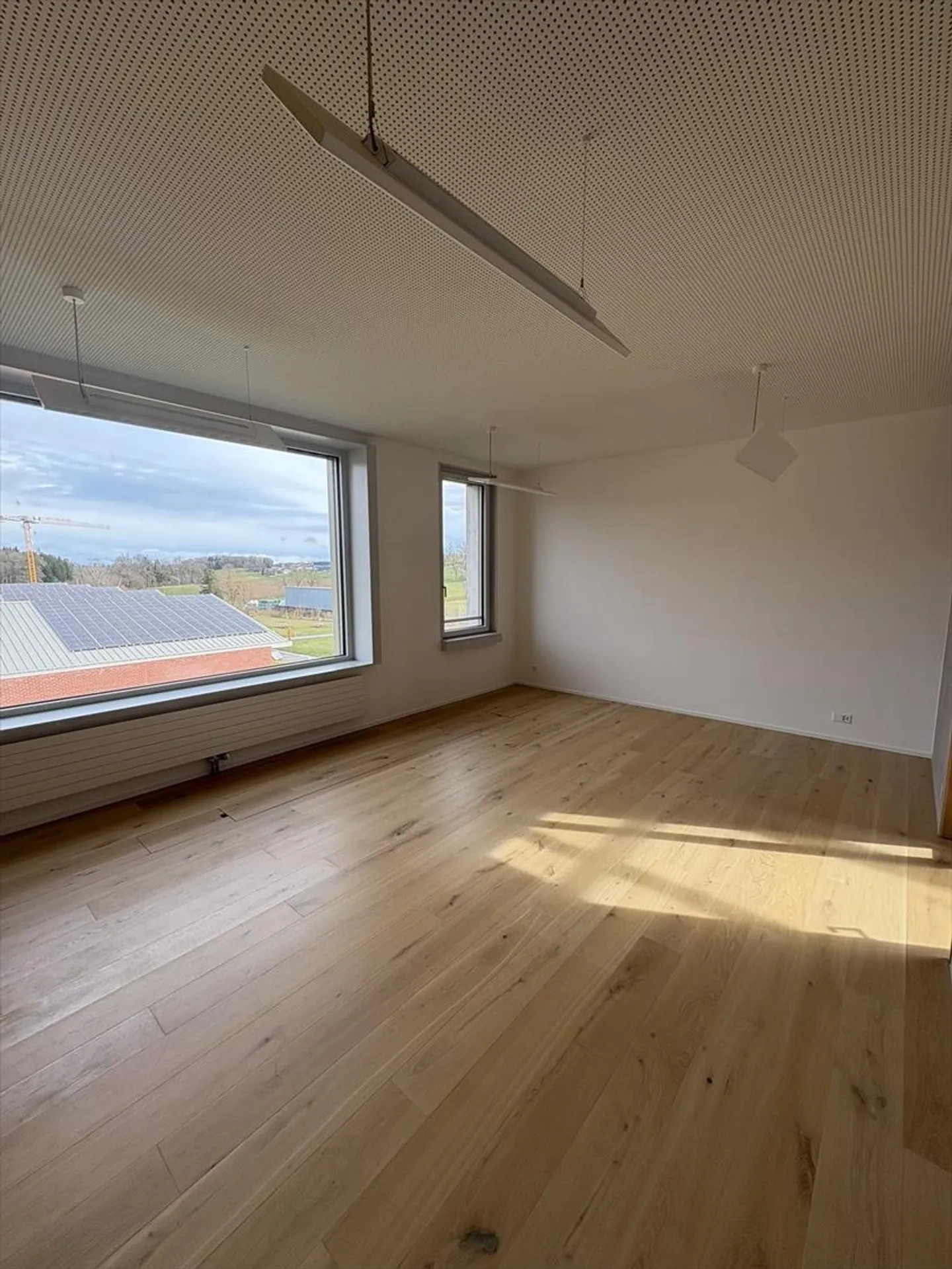 Ufficio moderno di 28,60 m2 in affitto a Courtaman! - Foto 3 di 5