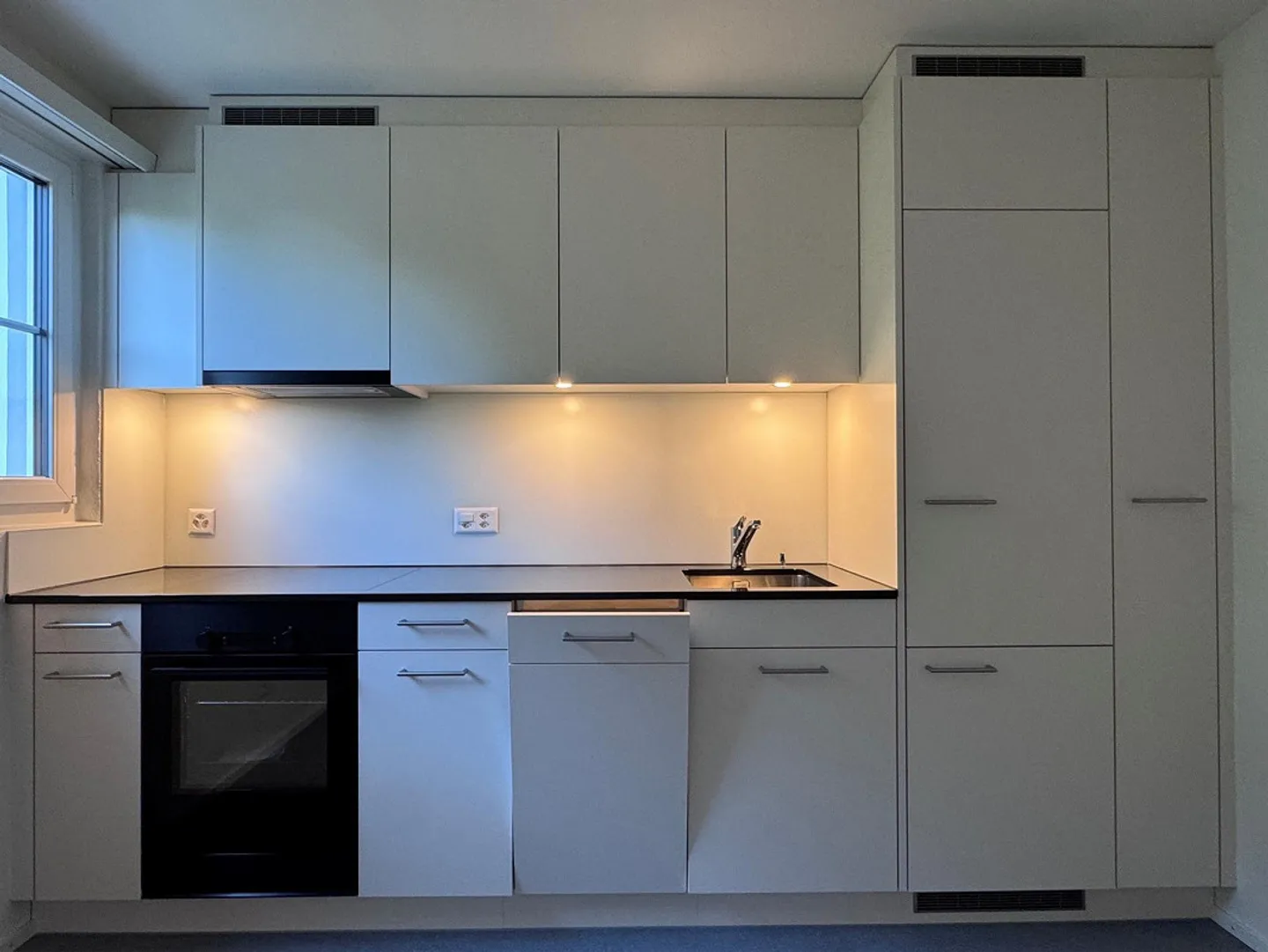 Appartement 4 pièces entièrement rénové directement à la gare de Langwies - Photo 1 sur 10