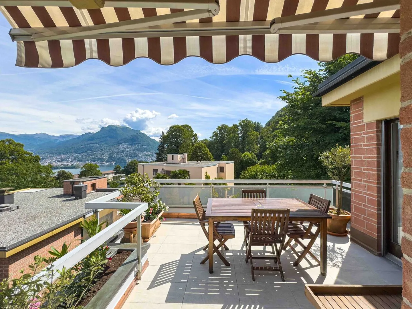 Attico 5 locali vista lago a Pazzallo - Foto 8 di 11