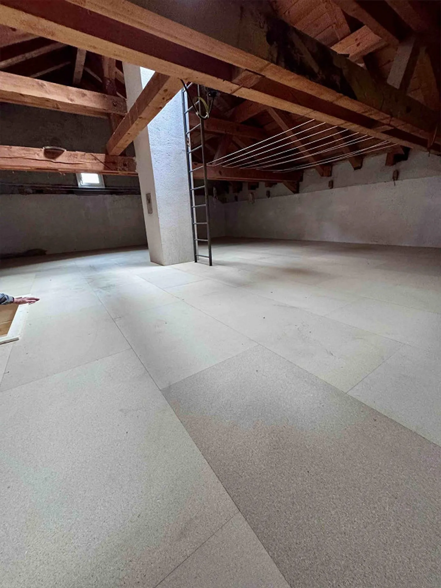 Appartement 4 pièces entièrement rénové directement à la gare de Langwies - Photo 9 sur 10