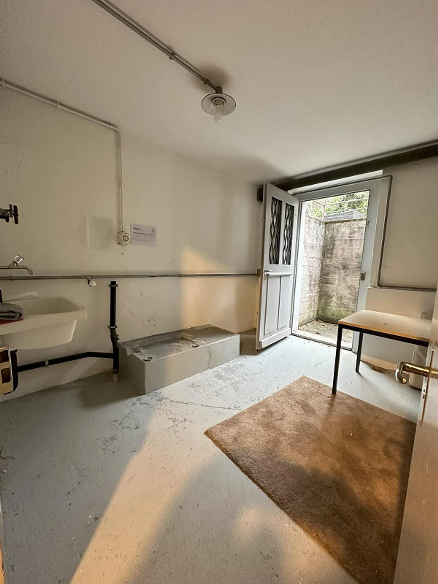 Stanza hobby con collegamento elettrico e idrico - Foto 2 di 3