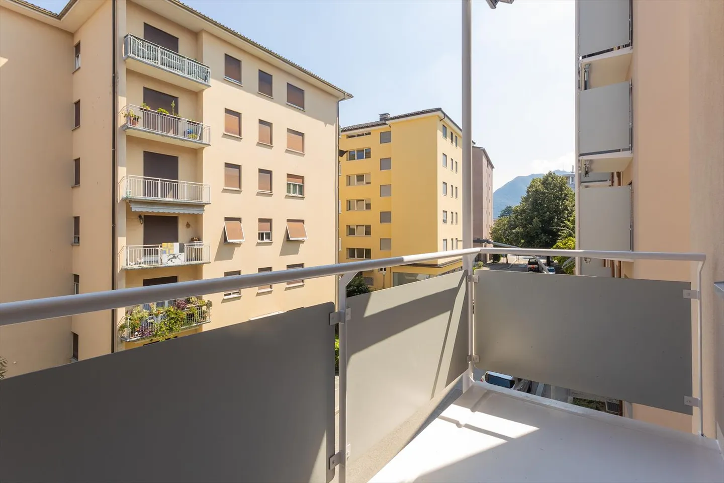 Beautiful 3.5-room apartment in Massagno - Photo 8 of 9