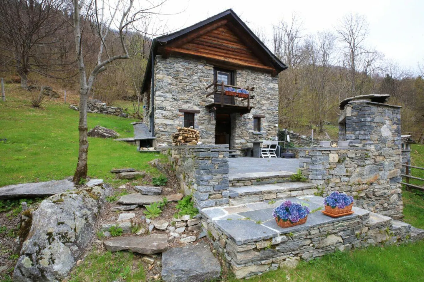 CAMPO VALLEMAGGIA - Ticino Rustic in the midst of nature - Photo 1 of 10