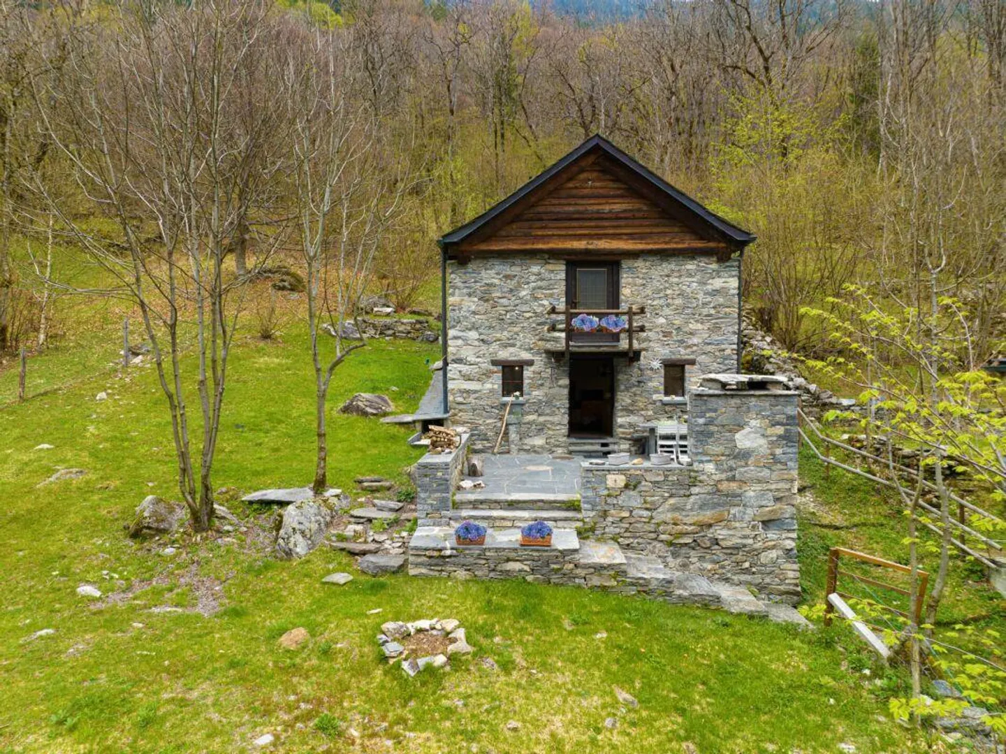 CAMPO VALLEMAGGIA - Ticino Rustic in the midst of nature - Photo 2 of 10