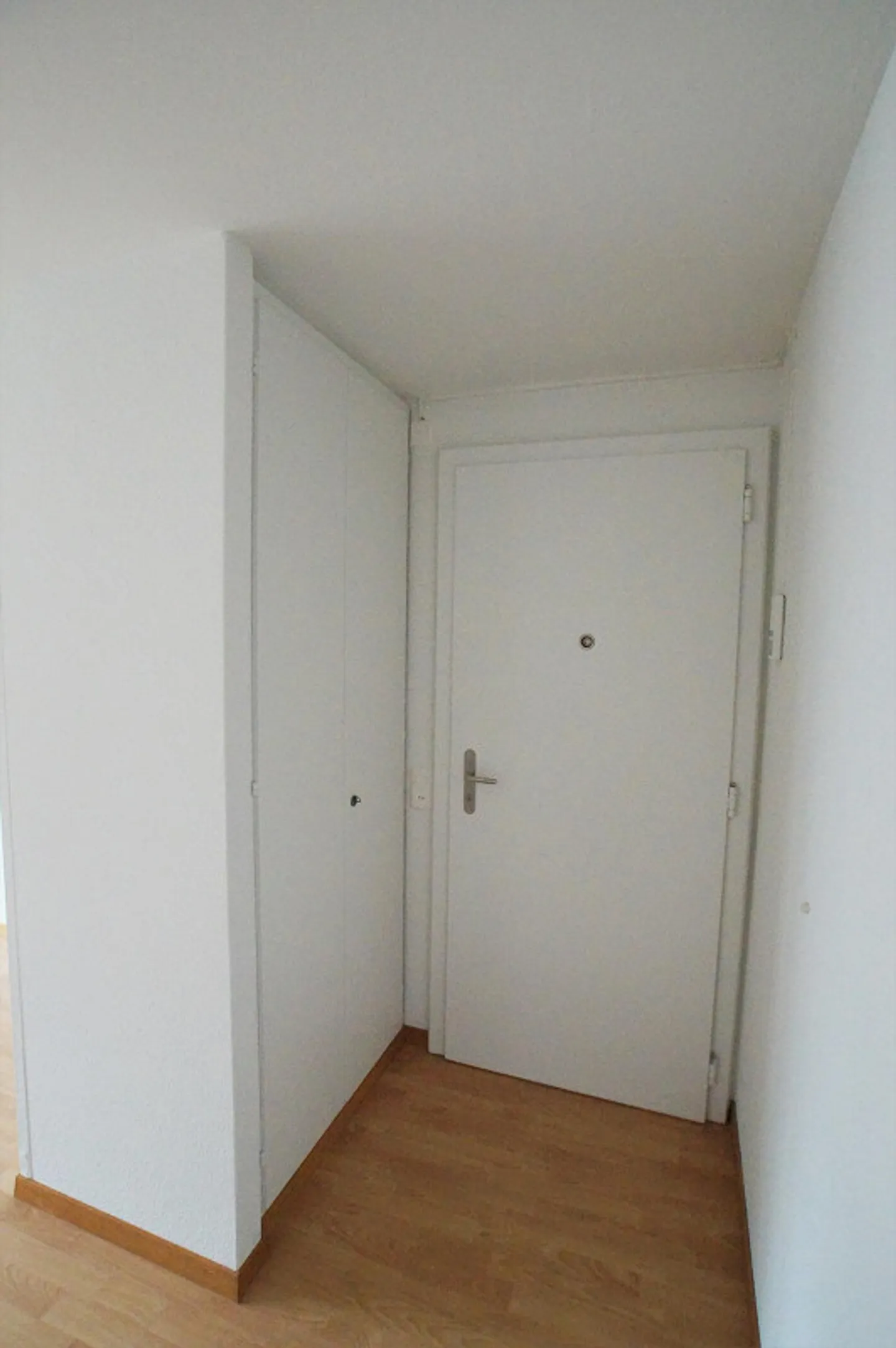 Appartamento 1 camera piano terra destro - situato centralmente nel verde - Foto 4 di 10
