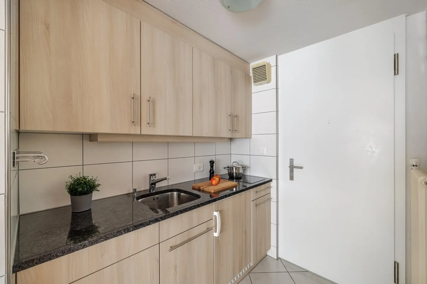 Charming 2-Room Apartment - Photo 4 of 5