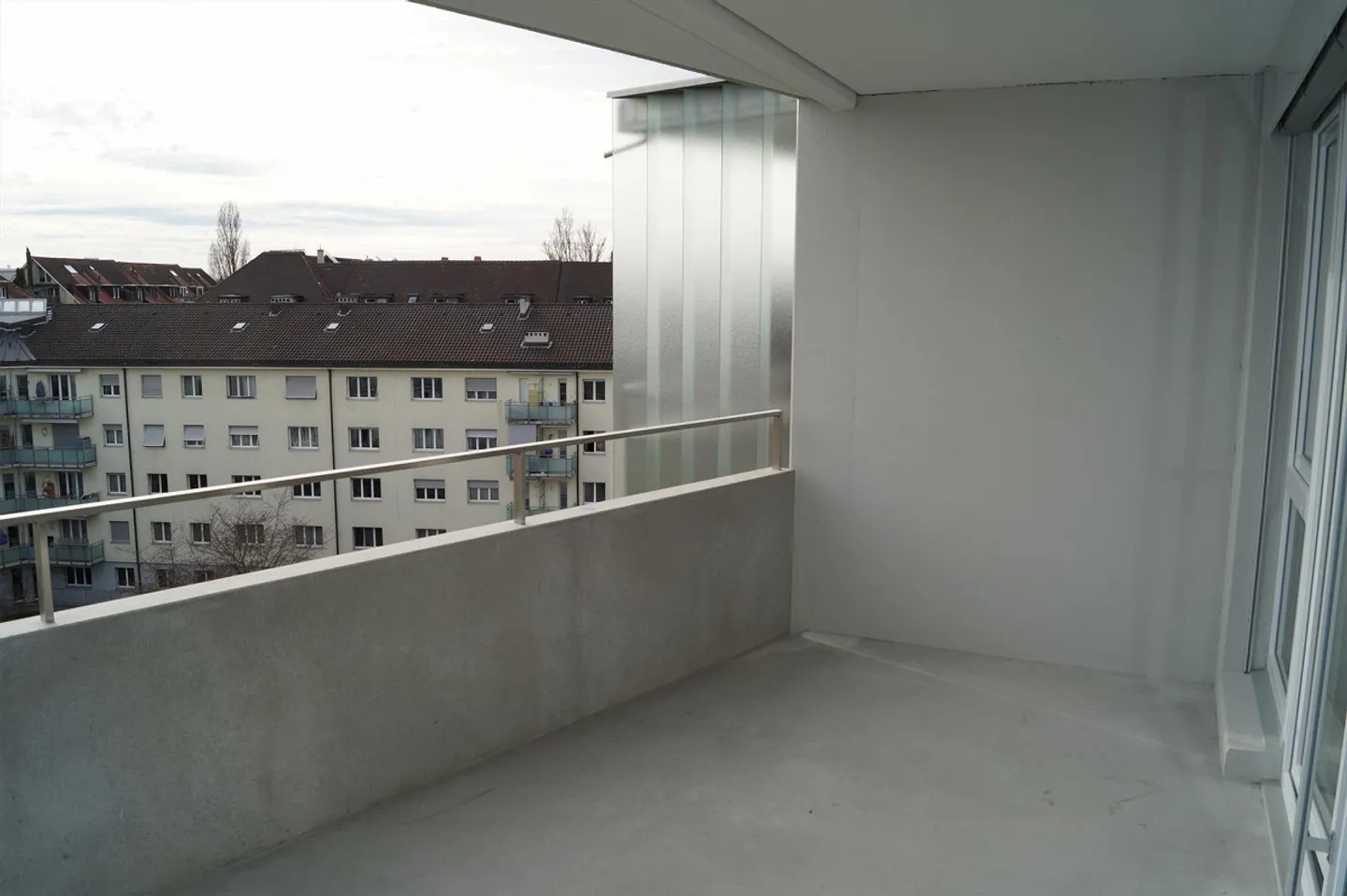 Centrale a Länggasse con grande balcone - Foto 2 di 11